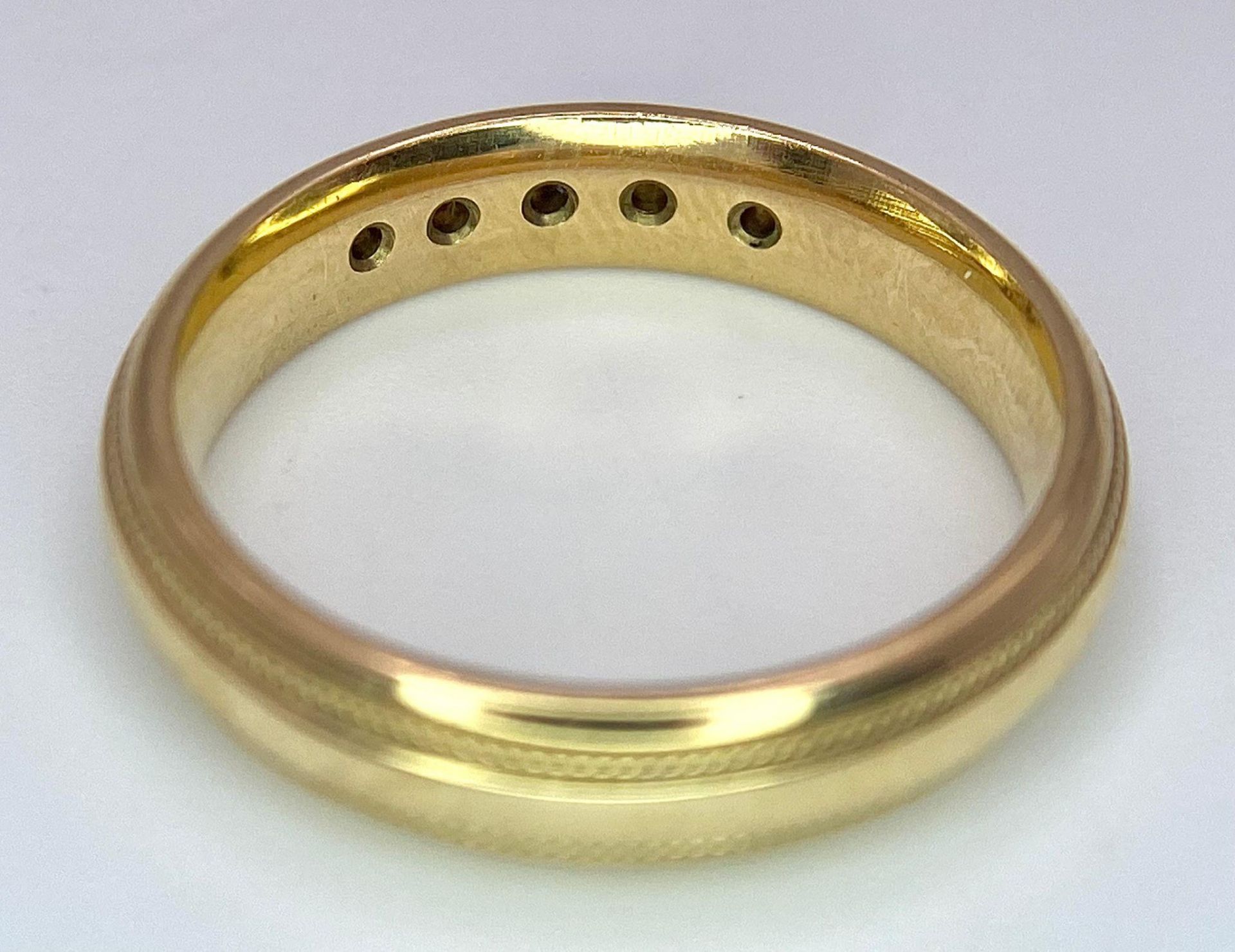 A Vintage 9K Yellow Gold Five Stone Diamond Ring. Size L. 3.75g weight. Full UK hallmarks. - Bild 5 aus 6