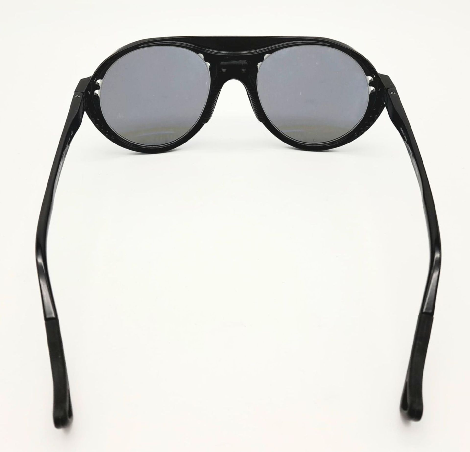 A PAIR OF QUALITY "KAZU"JAPANESE SUNGLASSES. - Bild 11 aus 16