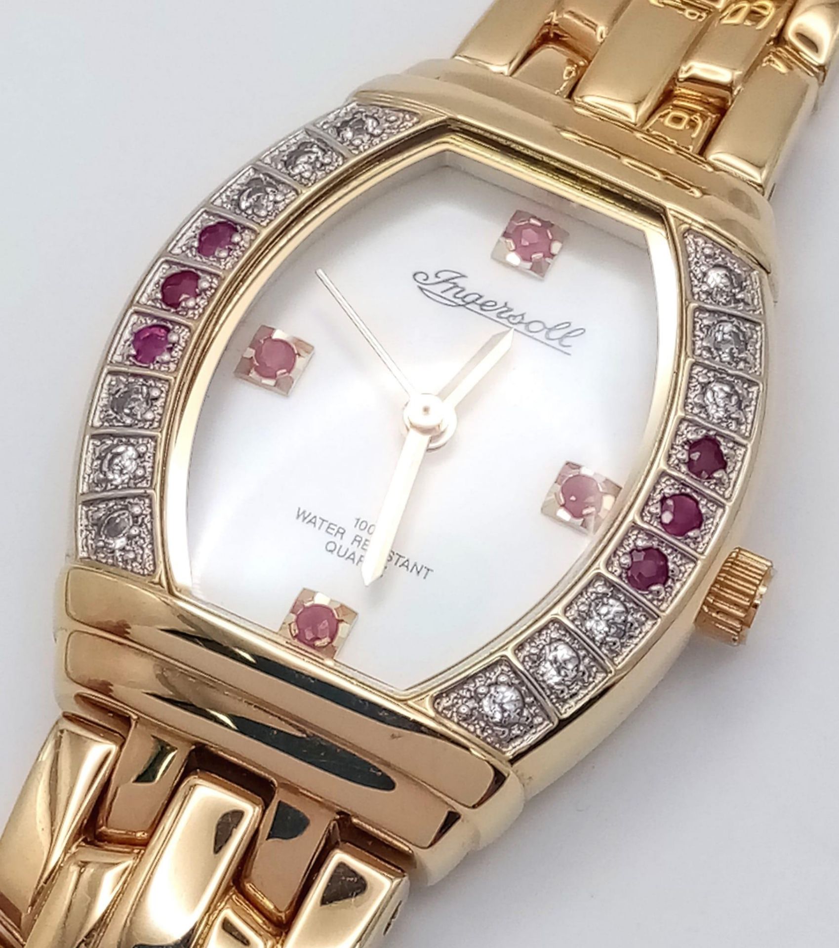 An Ingersoll Stone Set Quartz Ladies Watch. Gold plated bracelet and case - 25mm. White dial with - Bild 6 aus 6