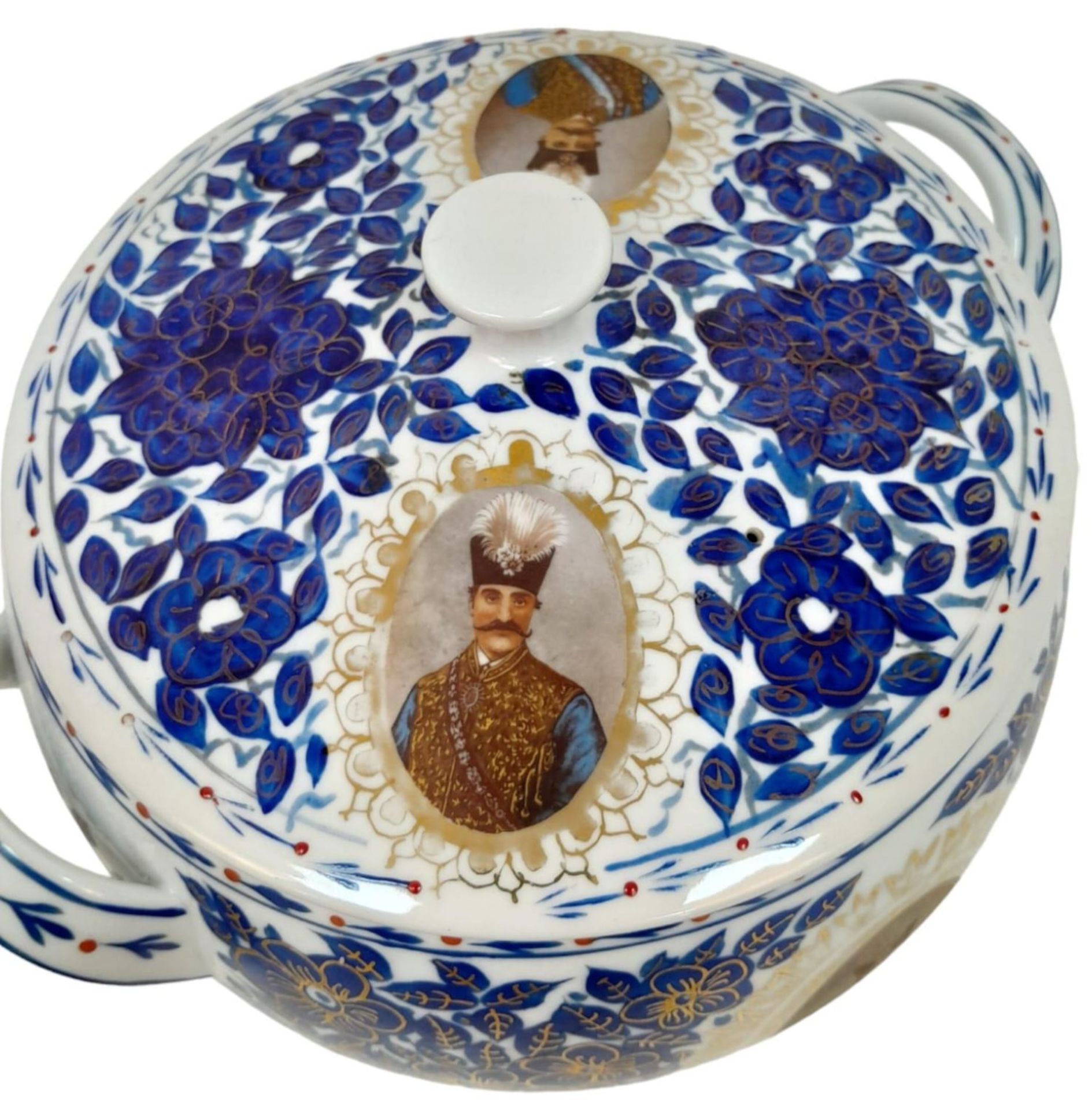 A LIDDED QAJAR TUREEN AND PLATE WITH NASIR AL DIN 'S PICTURE - Image 9 of 10