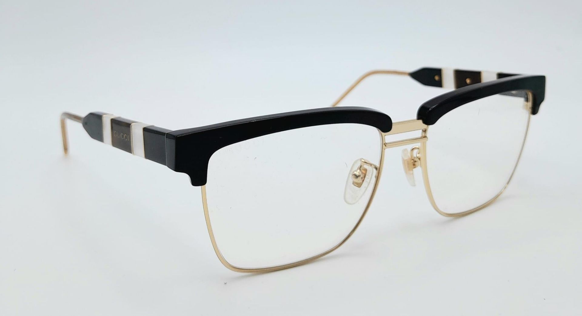 A GUCCI pair of glasses, gold plated in parts with mother of pearl highlights. Very stylish! - Bild 5 aus 5