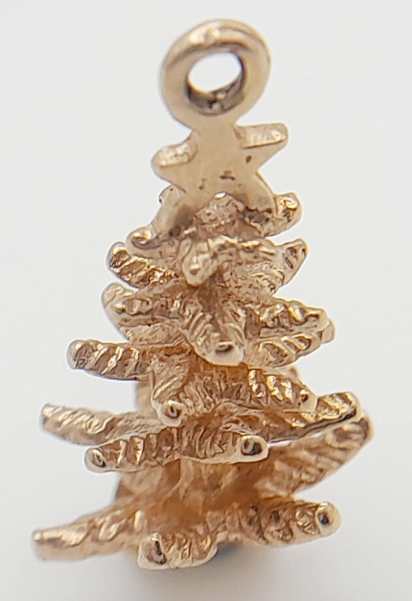 A 9K Yellow Gold Christmas Tree Pendant/Charm. 1.8g - Bild 2 aus 5