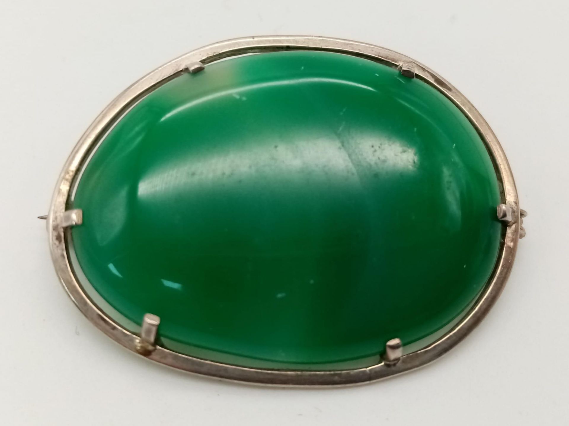 STERLING SILVER MALACHITE SET BROOCH, WEIGHT 11.2G