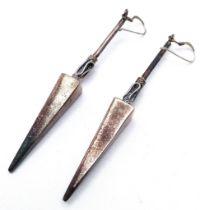 A pair of vintage 925 silver arrow head drop earrings. Total weight 10.3G. Drop: 8.5cm.