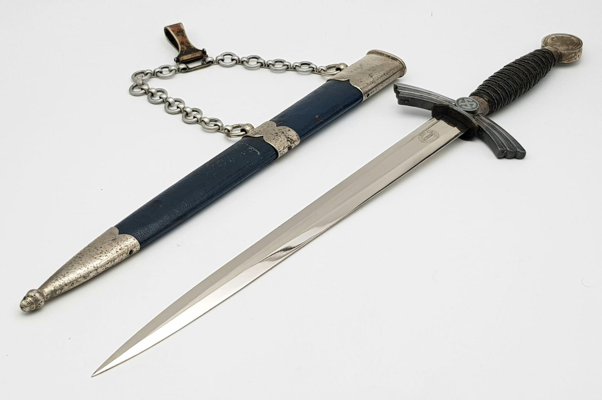 A Blue Luftwaffe Dagger - 1st Model by FW Holler. The mounts and hilt are solid nickel. The sun- - Image 2 of 7