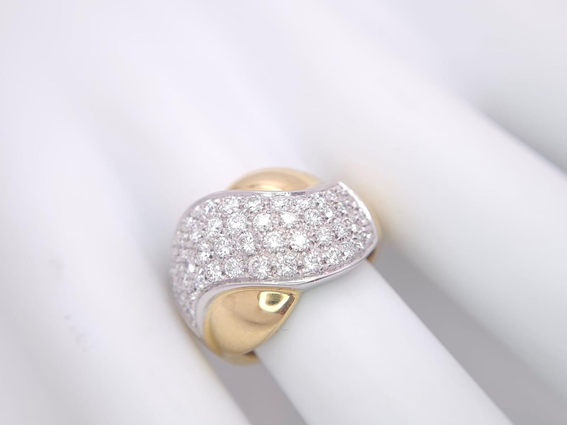 An 18K Yellow Gold Diamond Set Fancy Ring. 1.40ctw, Size N, 10.4g total weight. Ref: 2753 - Bild 7 aus 7