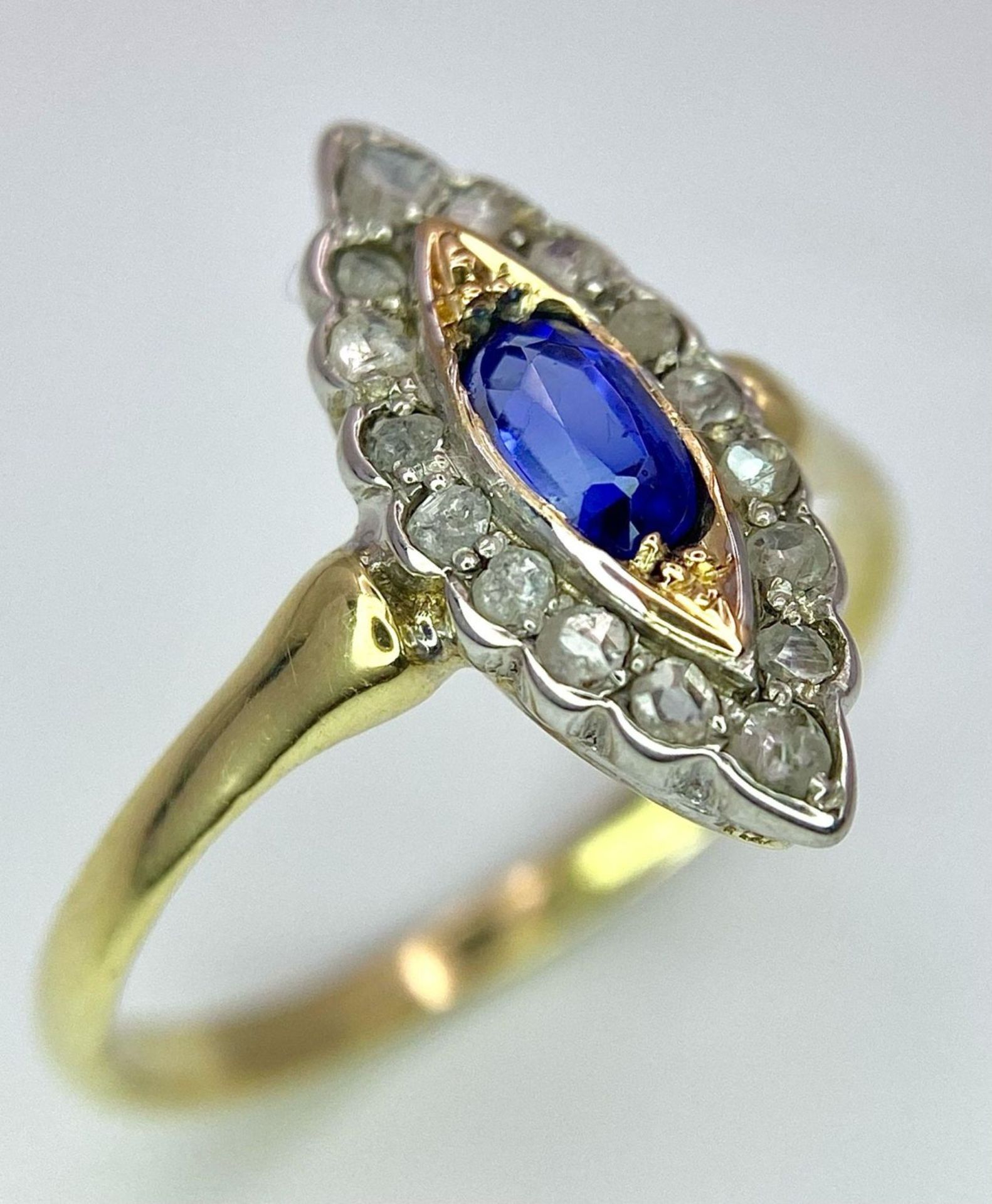 An 18K Yellow Gold Diamond and Sapphire Marquise Shaped Ring. Size M. 2.2g - Bild 2 aus 6