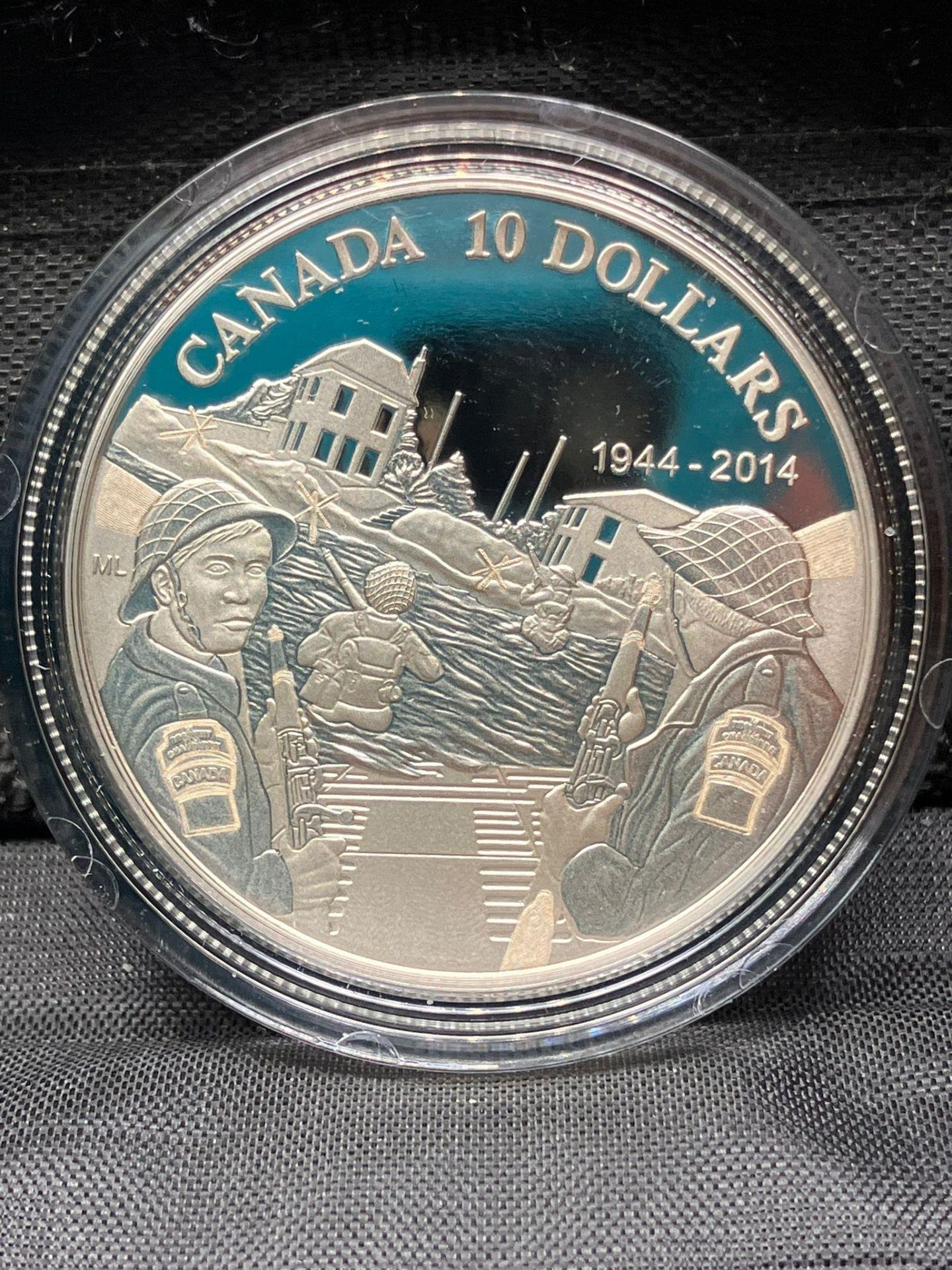 2014 CANADIAN D-DAY 10 DOLLAR COIN. Struck in PURE SILVER by the Royal Canadian Mint to