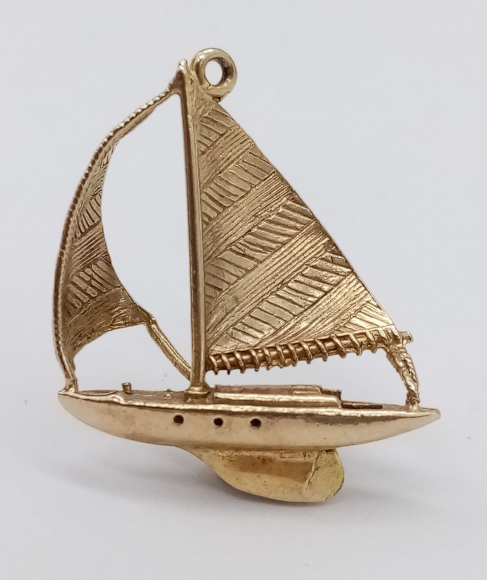 A 9K Yellow Gold Sailboat Pendant/Charm. 2cm x 2cm. 3.42g - Bild 2 aus 7