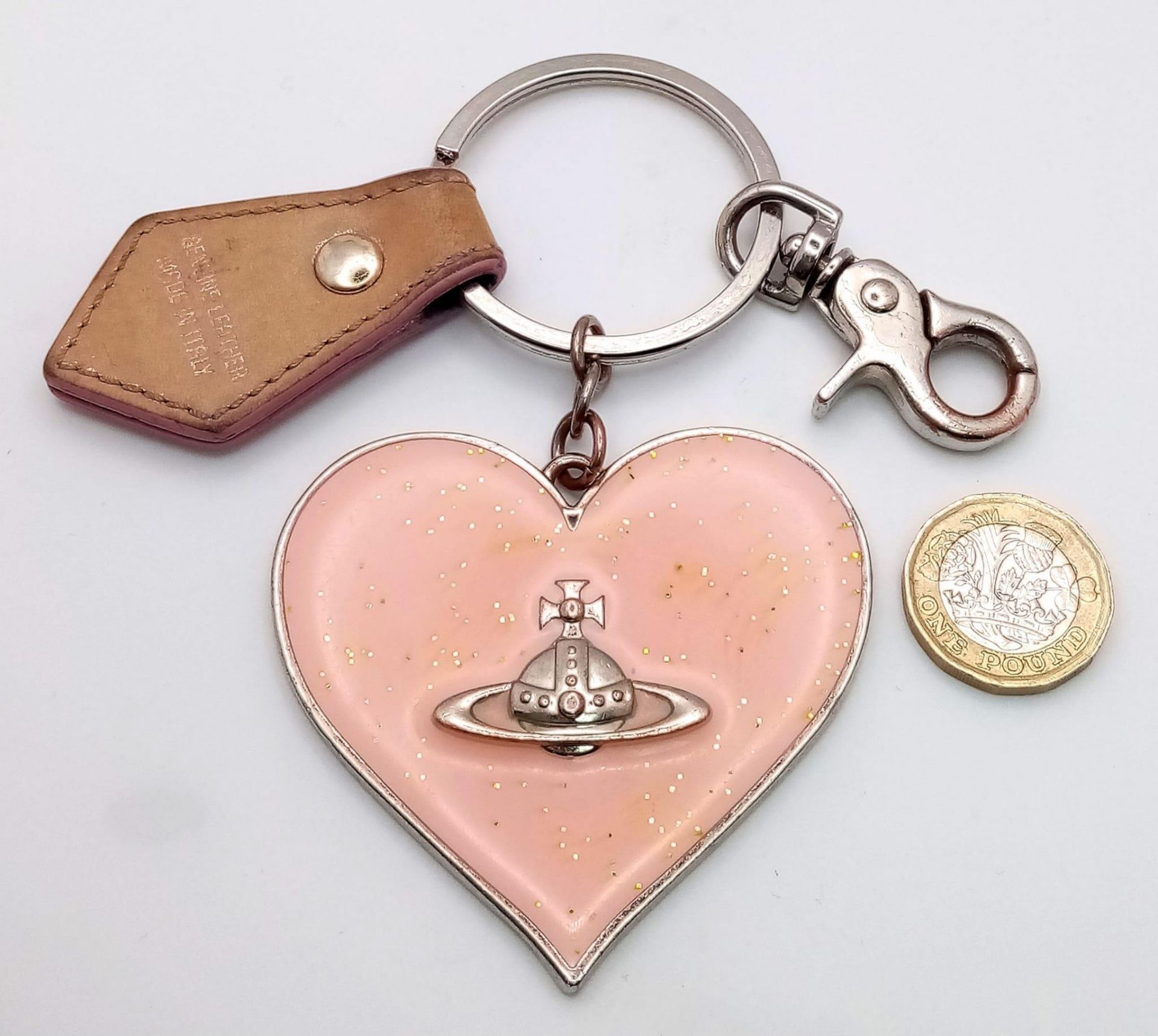 A Vivienne Westwood Decorative Heart Keychain. Ref: 016703 - Bild 4 aus 4