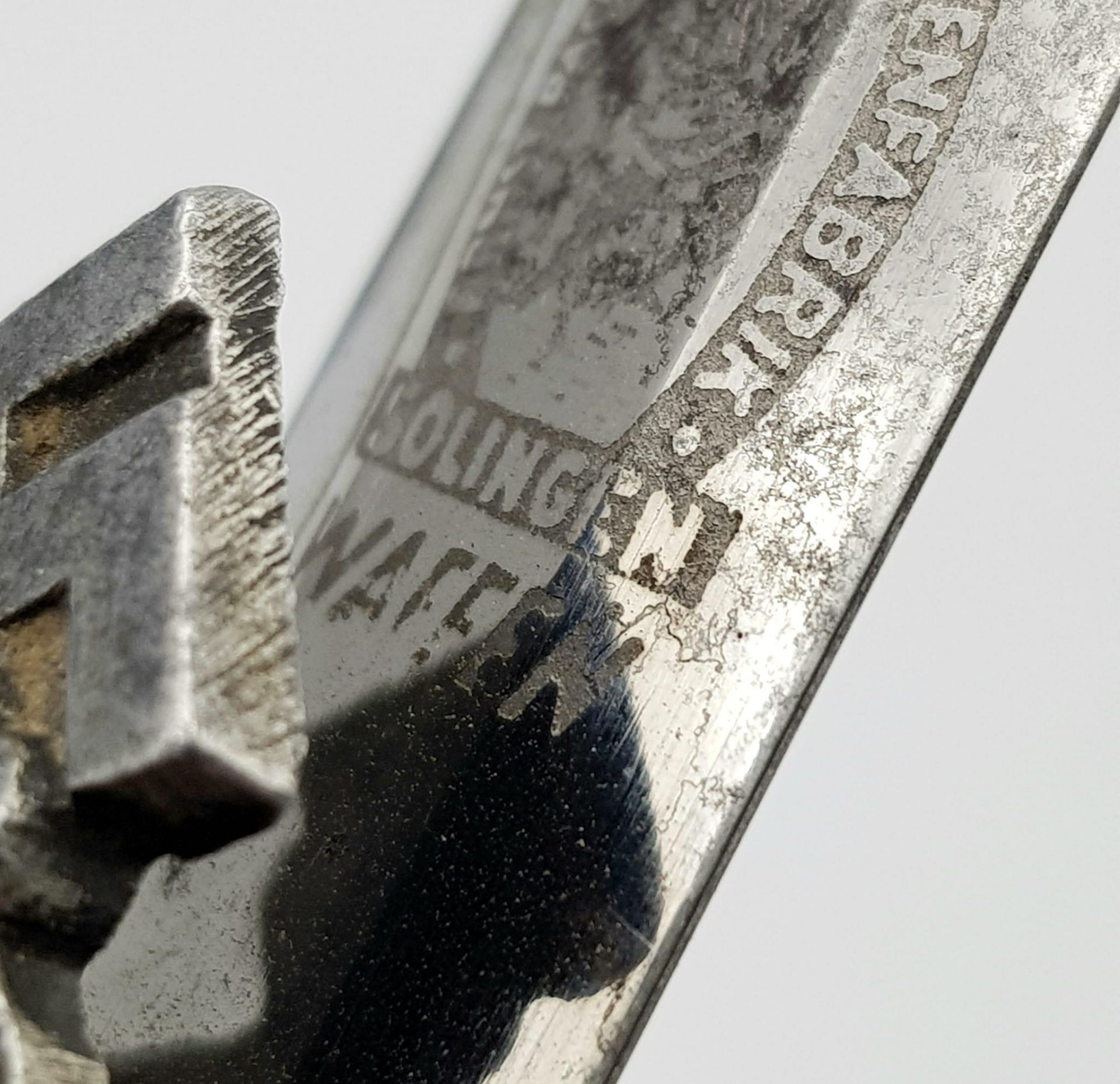 A German Nazi Luftwaffe (2nd Model) Dagger. The dagger has a maker's mark of Ernst Pack of - Image 6 of 10