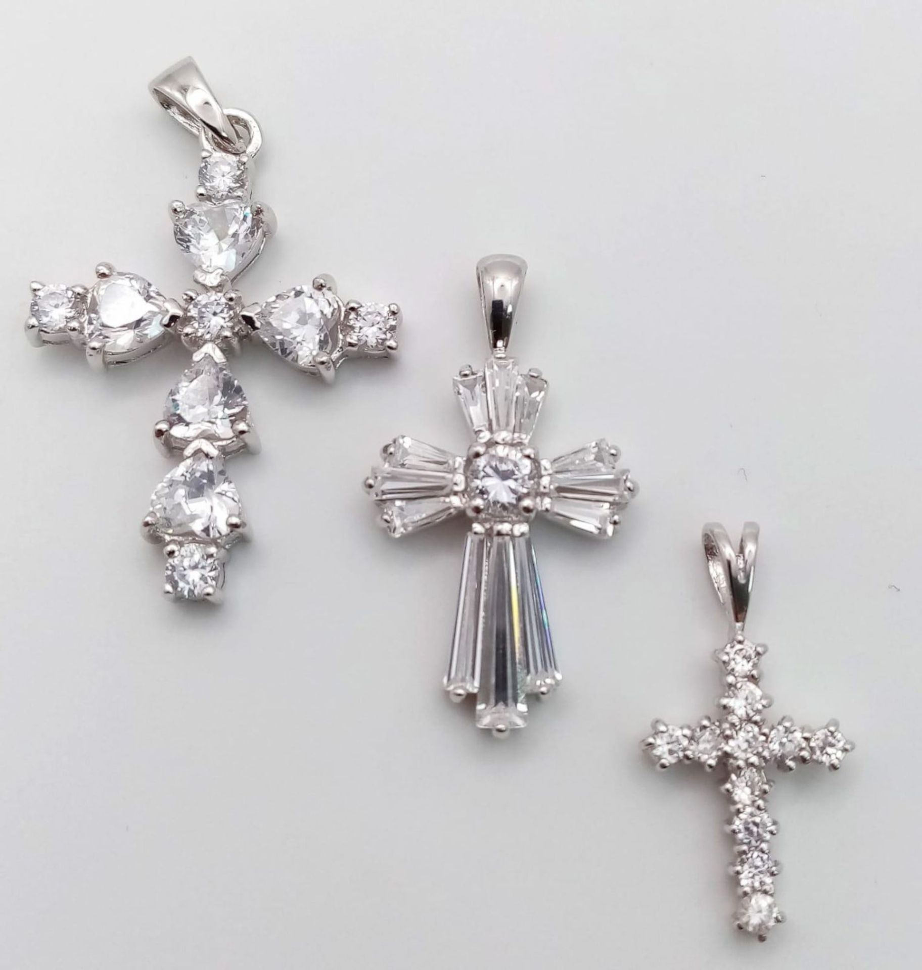3 X STERLING SILVER STONE SET CROSSES PENDANTS, WEIGHT 8.1G, SEE PHOTOS FOR DETAILS - Image 3 of 12