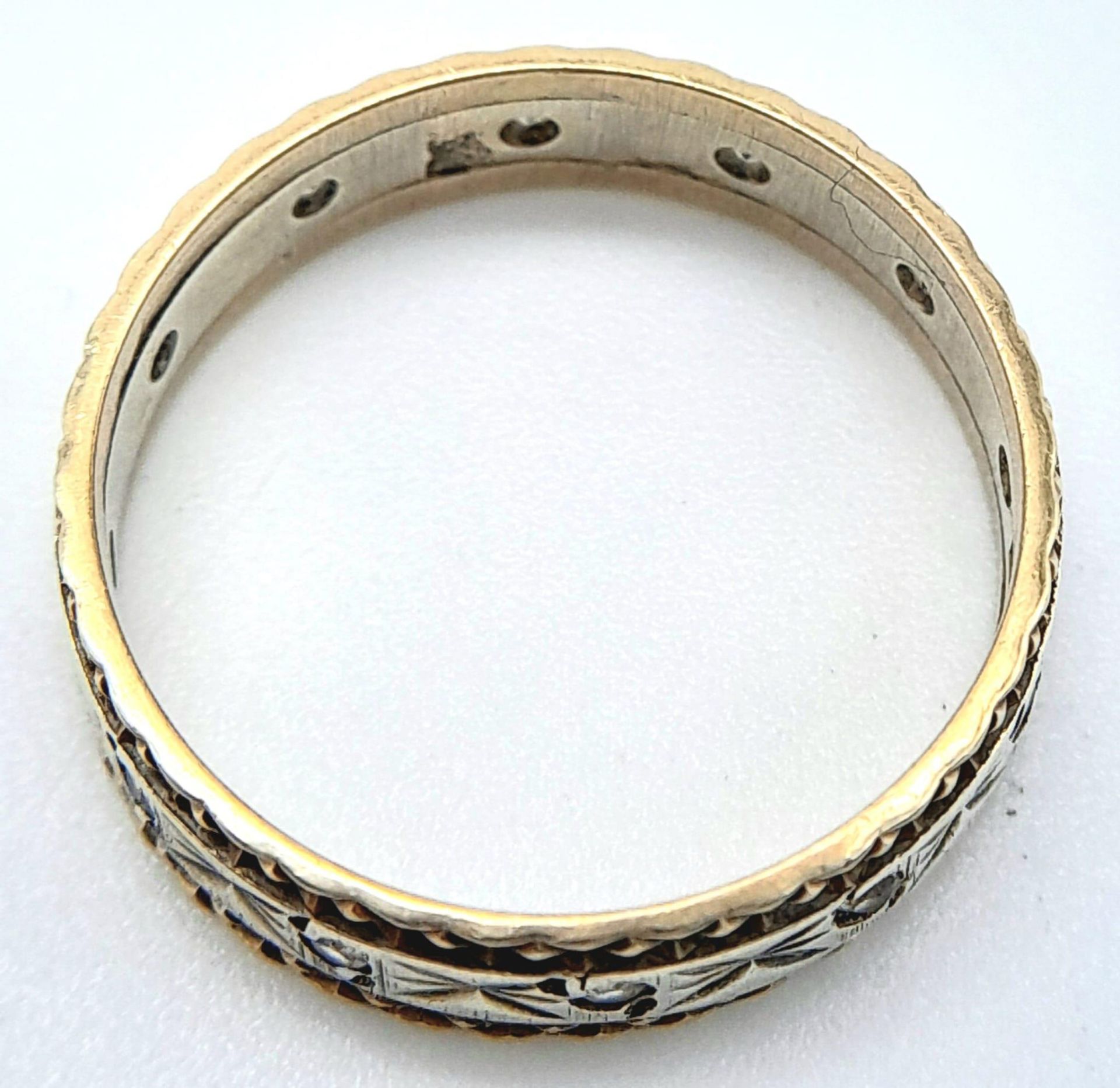 A Vintage 9K Yellow and White Gold Diamond Eternity Ring. Size P. 2.7g weight. - Bild 9 aus 11