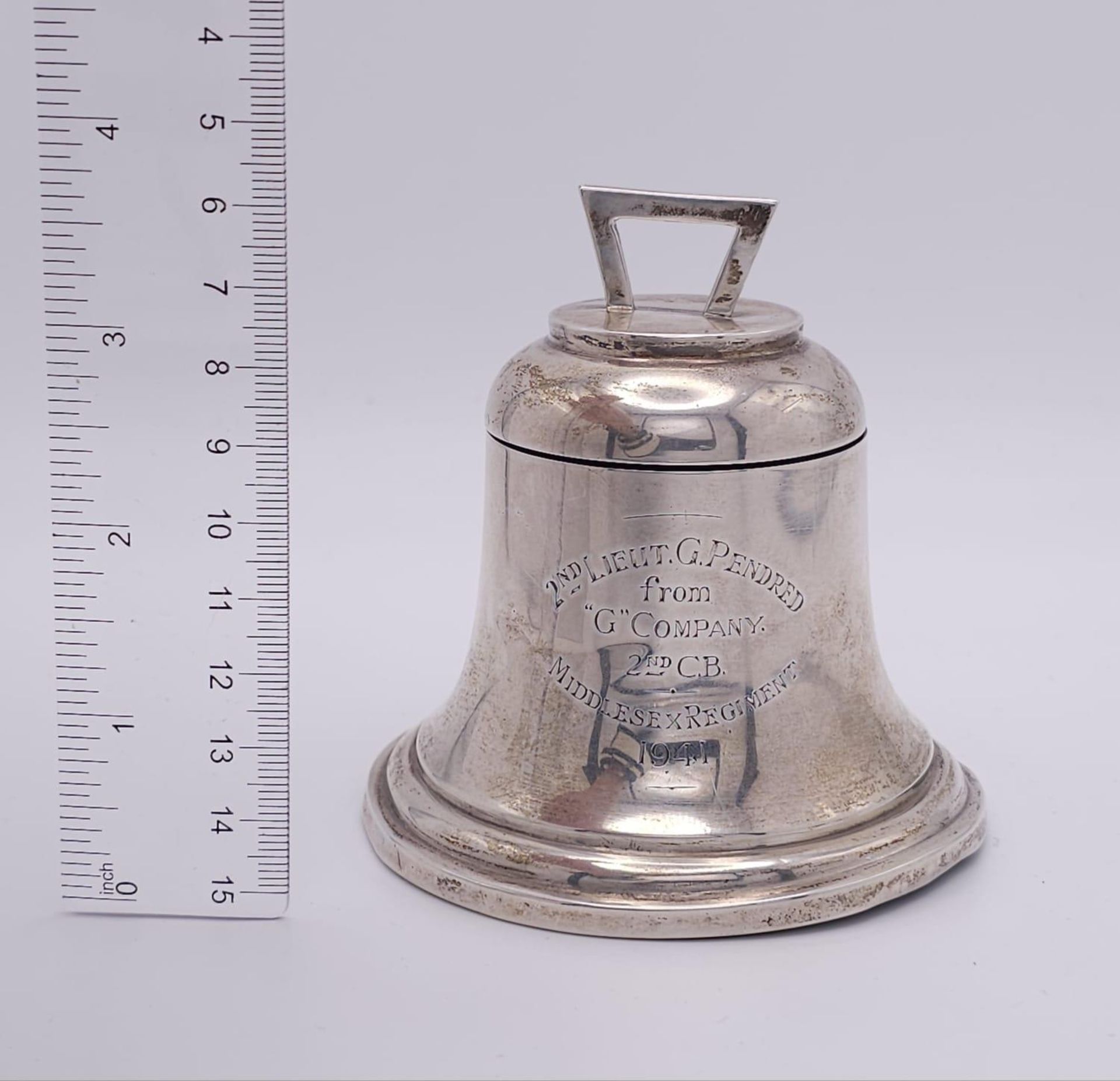 A WW2 Era Silver Inkwell in the Form of a Bell - Dedicated to 2nd Lieutenant G. Pendred from 'G' - Bild 18 aus 19