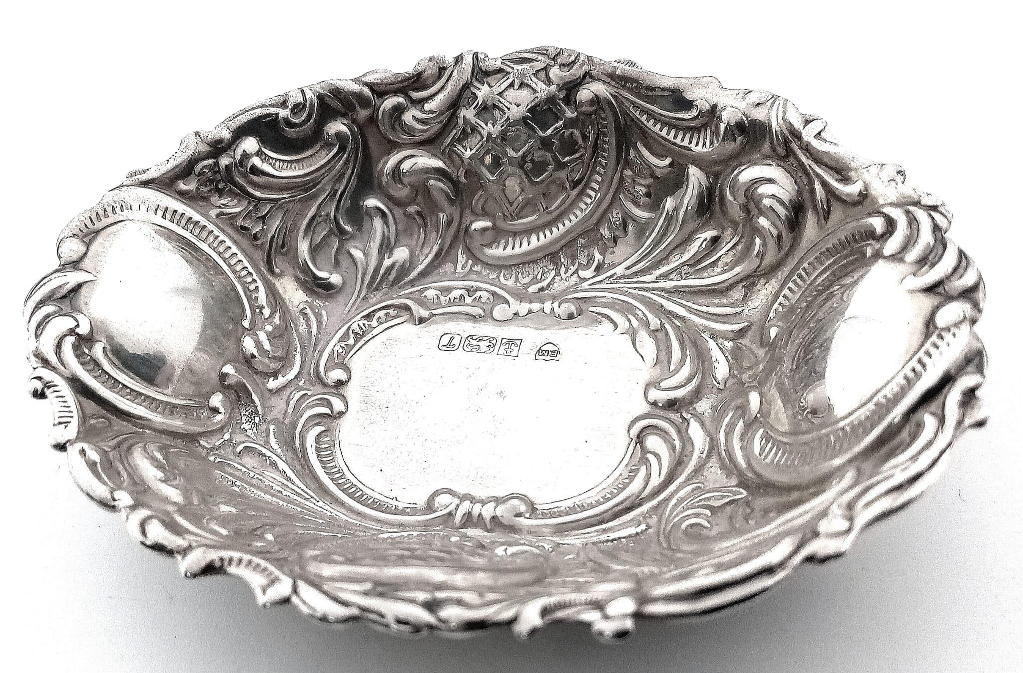 A Vintage Ornate Sterling Silver Small Dish - Birmingham hallmarks. 6.5cm. 14g - Image 4 of 7