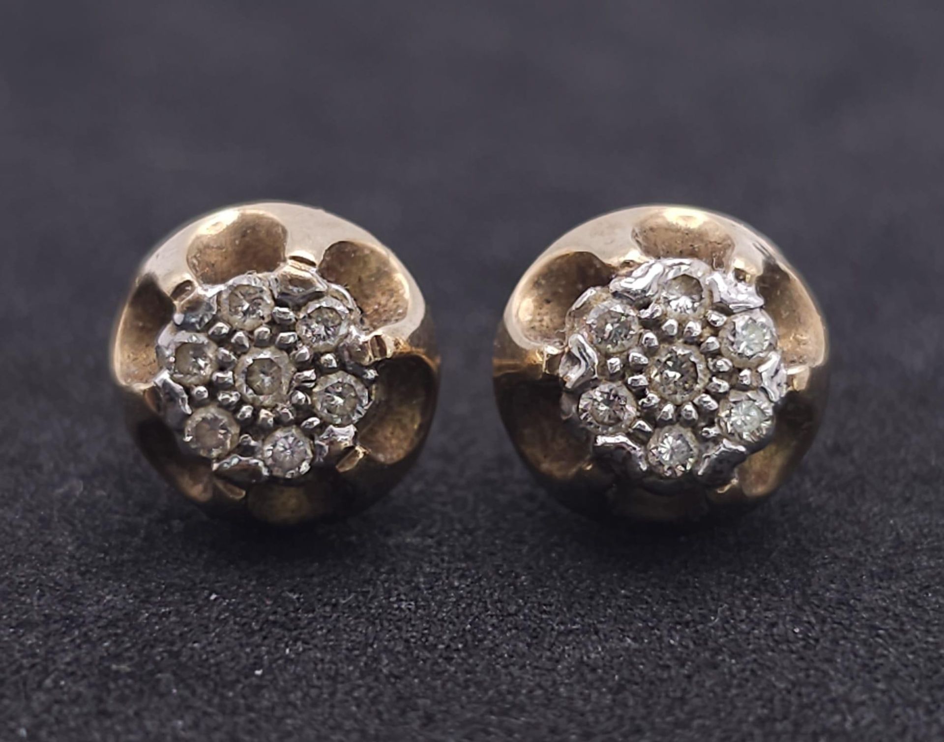 A Pair of Vintage 9K Yellow Gold and Diamond Stud Earrings. 3.3g total weight. - Image 4 of 10