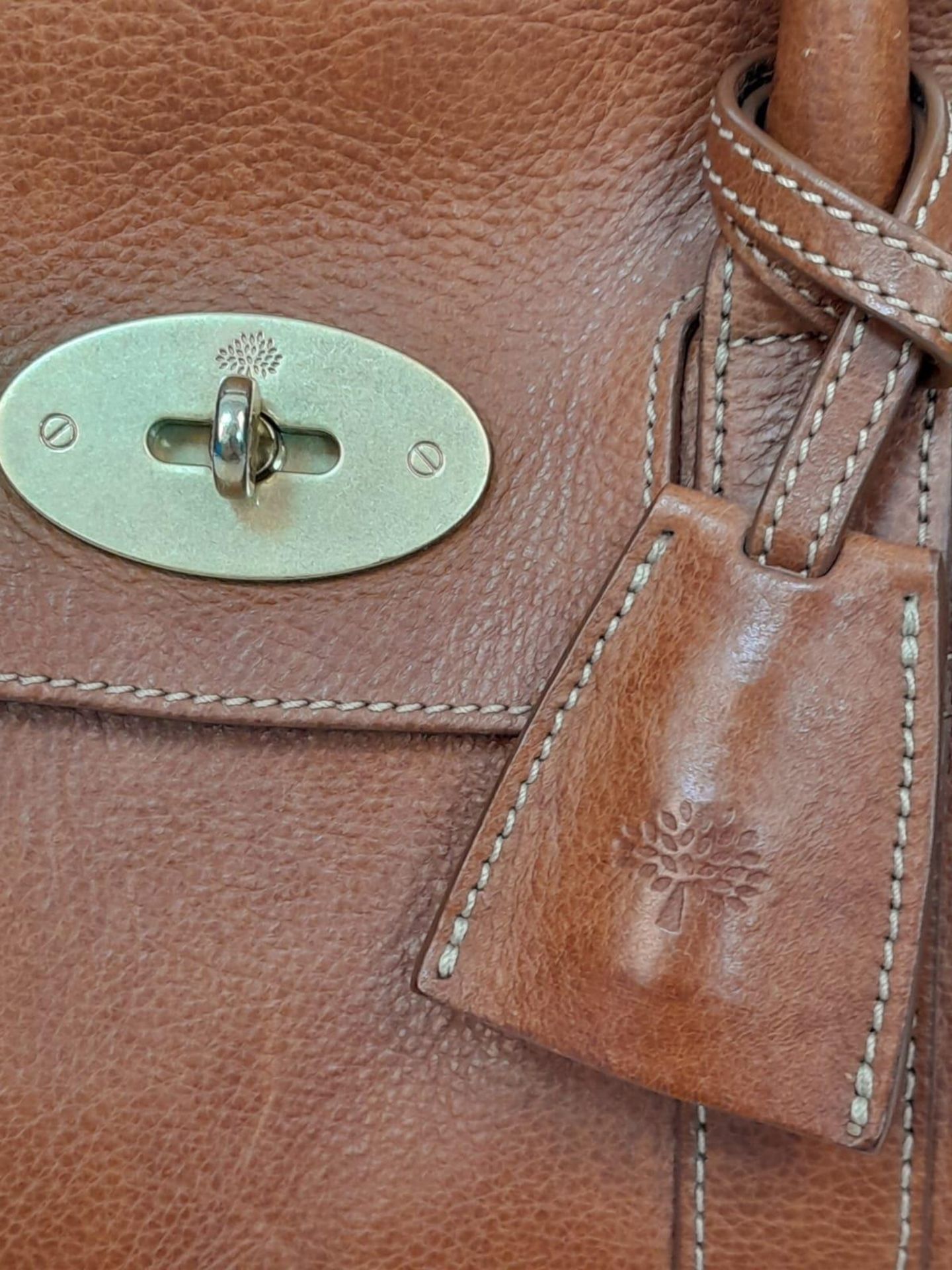 A Mulberry Small Bayswater Satchel. Oak coloured textured exterior with gold tone hardware. - Image 7 of 9