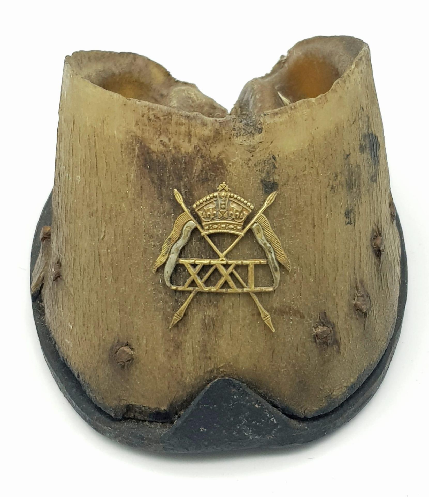 British Victorian Cavalry Horse Hoof with a rare 1896 pattern 21st Lancers Badge. - Image 2 of 5