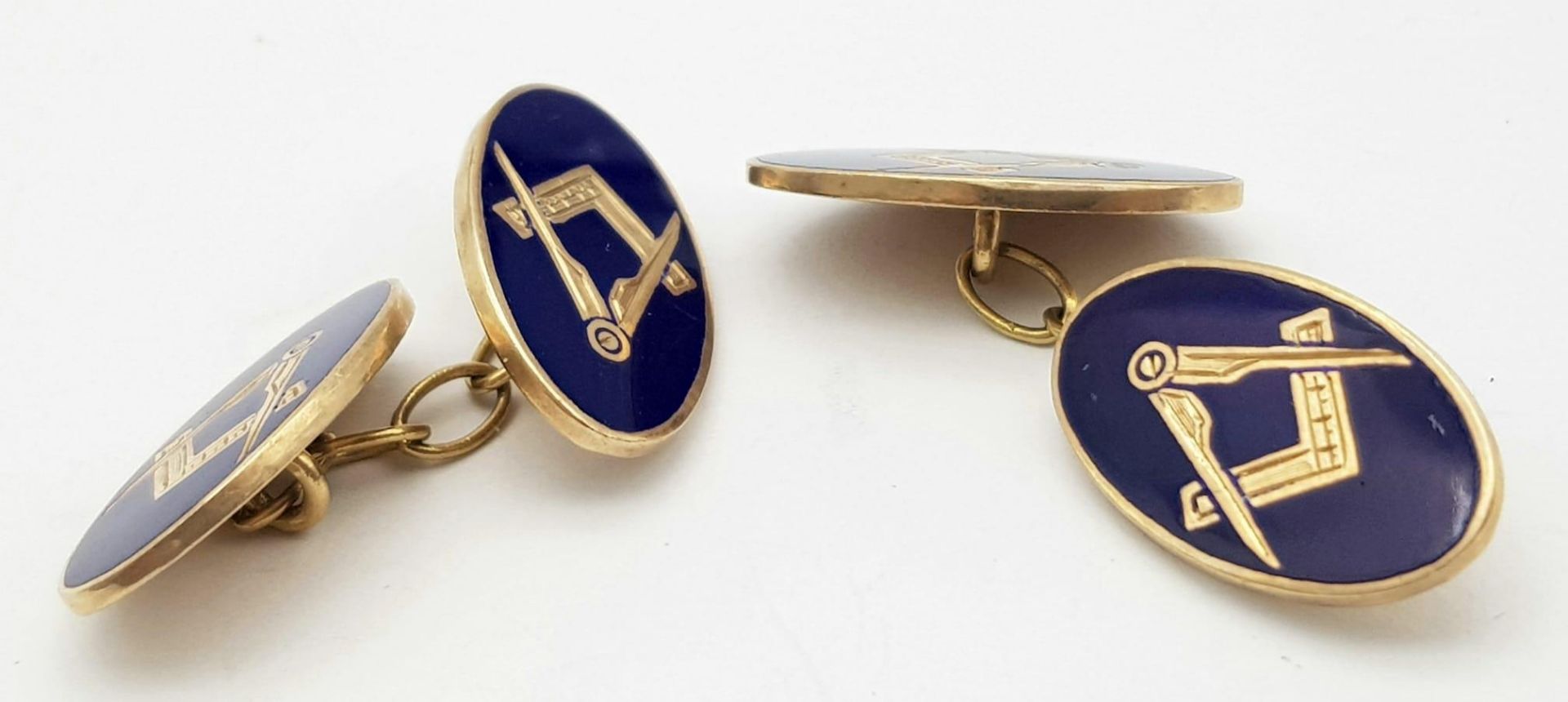 A Pair of Vintage 9K and Blue Enamel 'Masonic' Cufflinks. 9.5g total weight. - Image 2 of 4