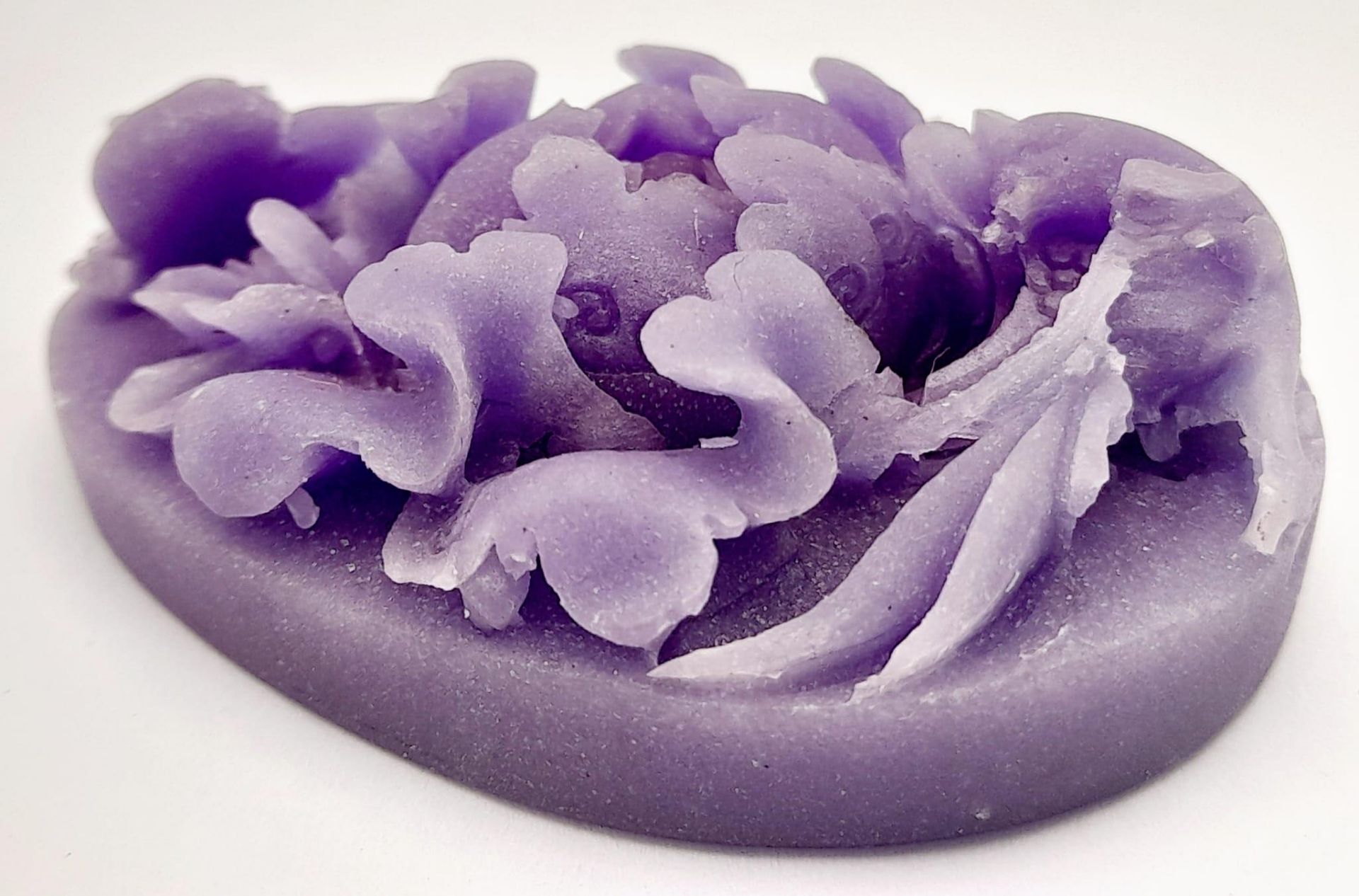 A Beautiful Dark Lavender Jade Oval Pendant. Decorative floral and bird decoration. 6cm. - Image 4 of 8