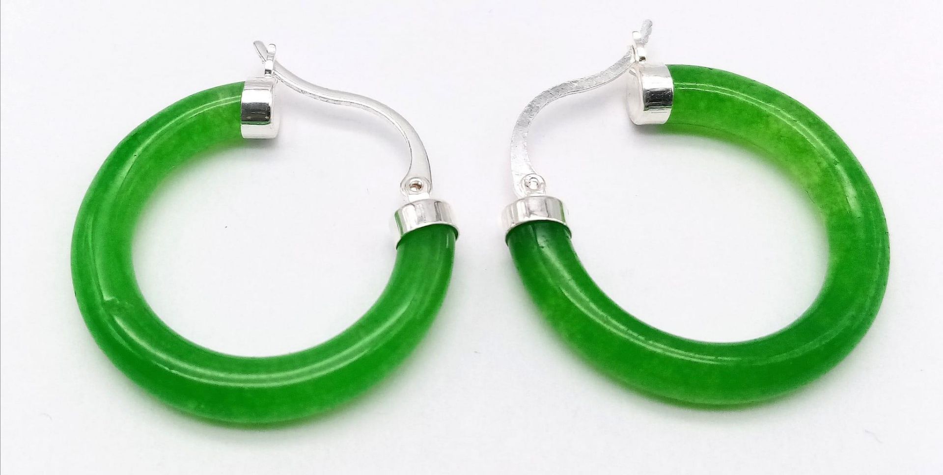 A Pair of Green Jade Hoop Earrings. - Image 3 of 4