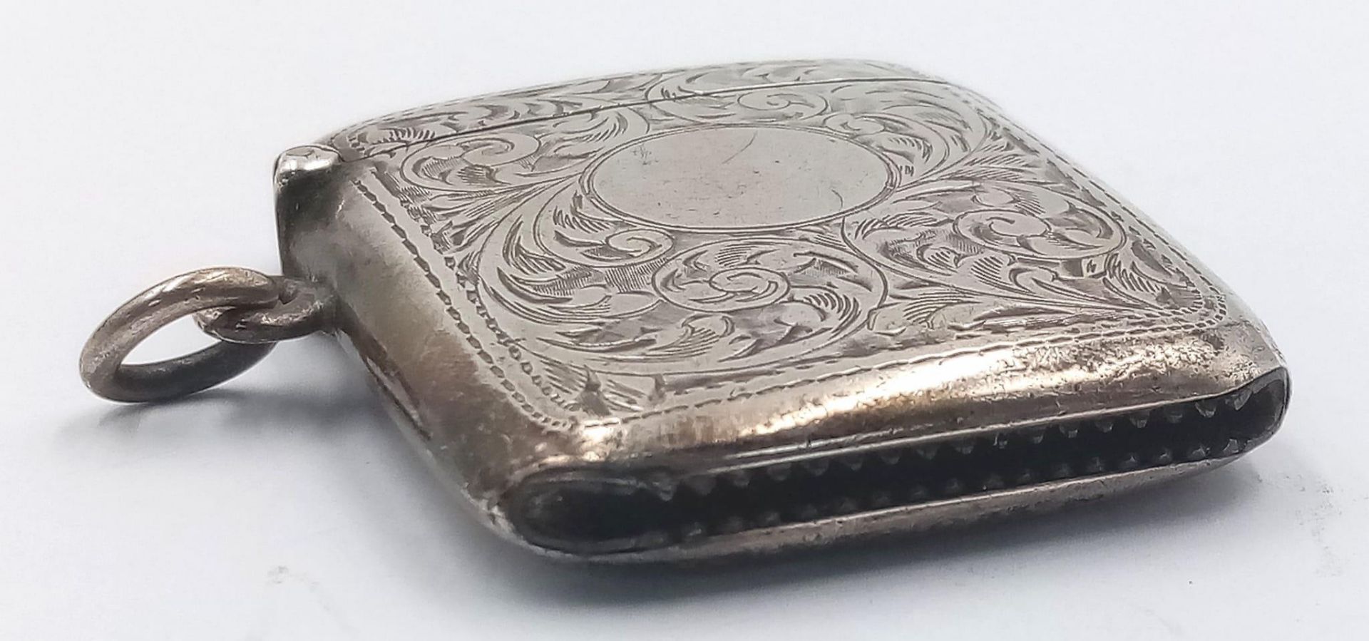 An antique sterling silver vesta case pendant with fabulous engravings. Full hallmarks Birmingham, - Image 4 of 5