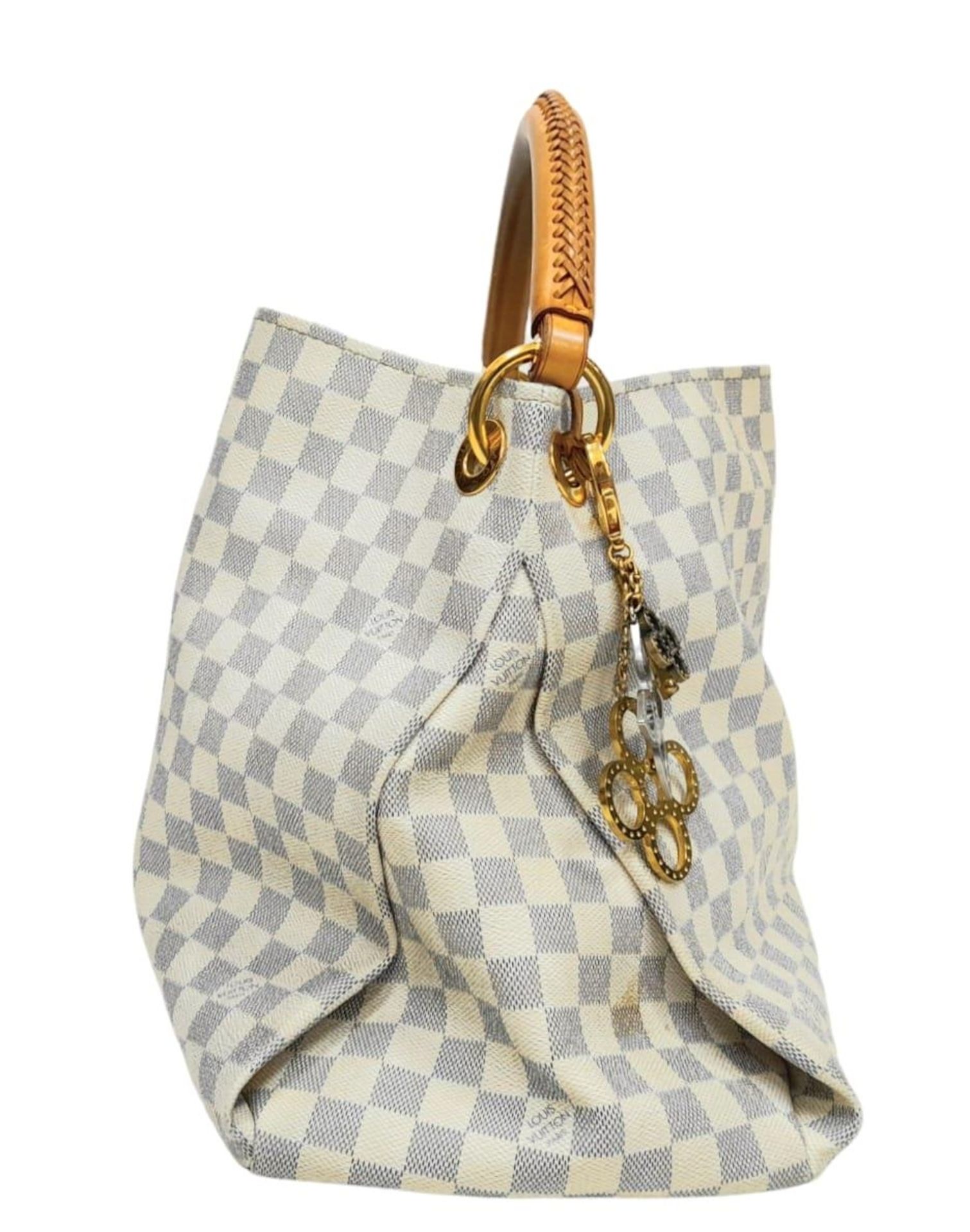 A Louis Vuitton Artsy Damier Azur Canvas Bag. Leather Exterior with Gold-tone Hardware, Short - Bild 2 aus 7