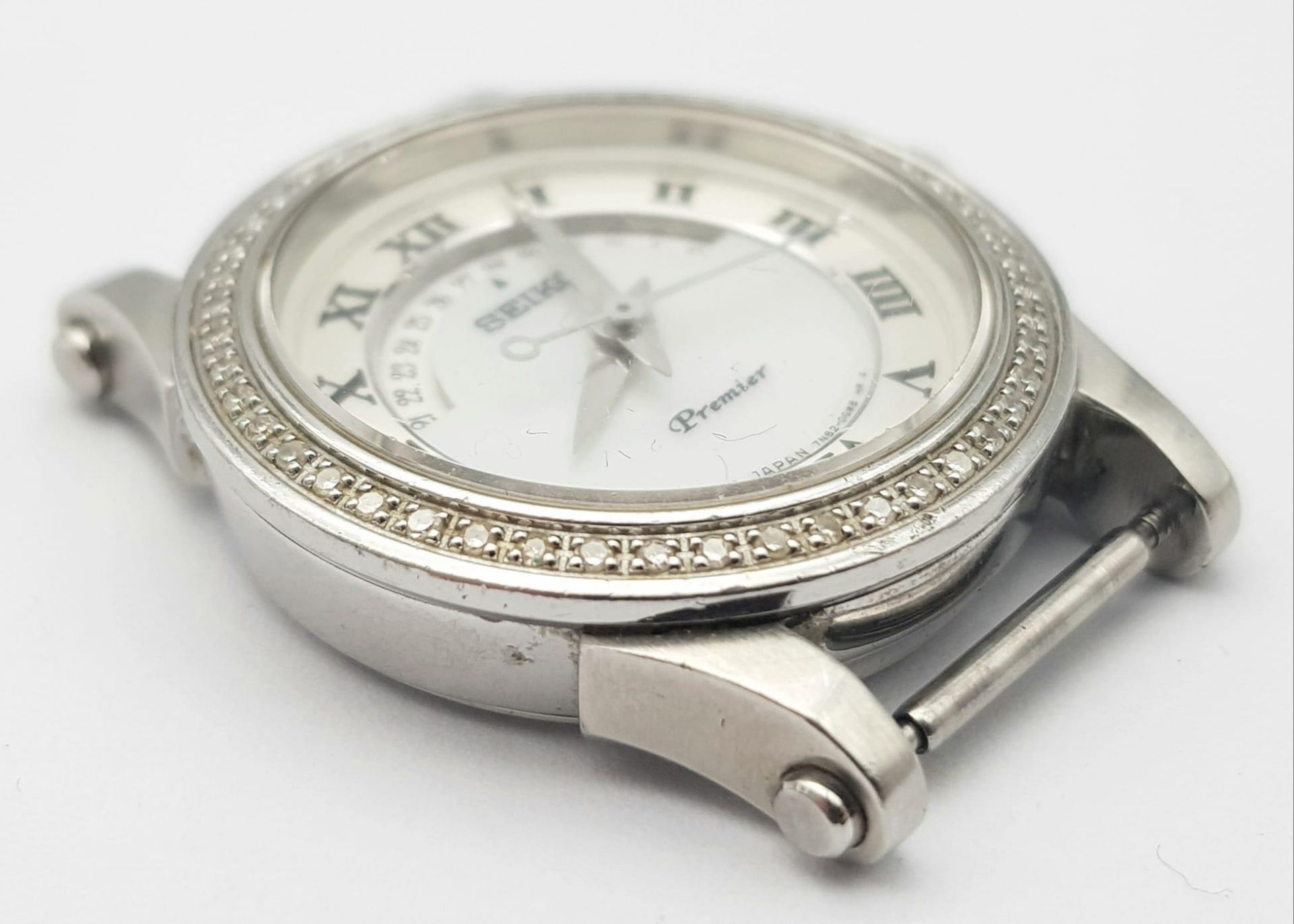 A Seiko Premier Ladies Diamond Watch Case. 27mm. Diamond bezel. Mother of pearl dial. In working - Bild 2 aus 8