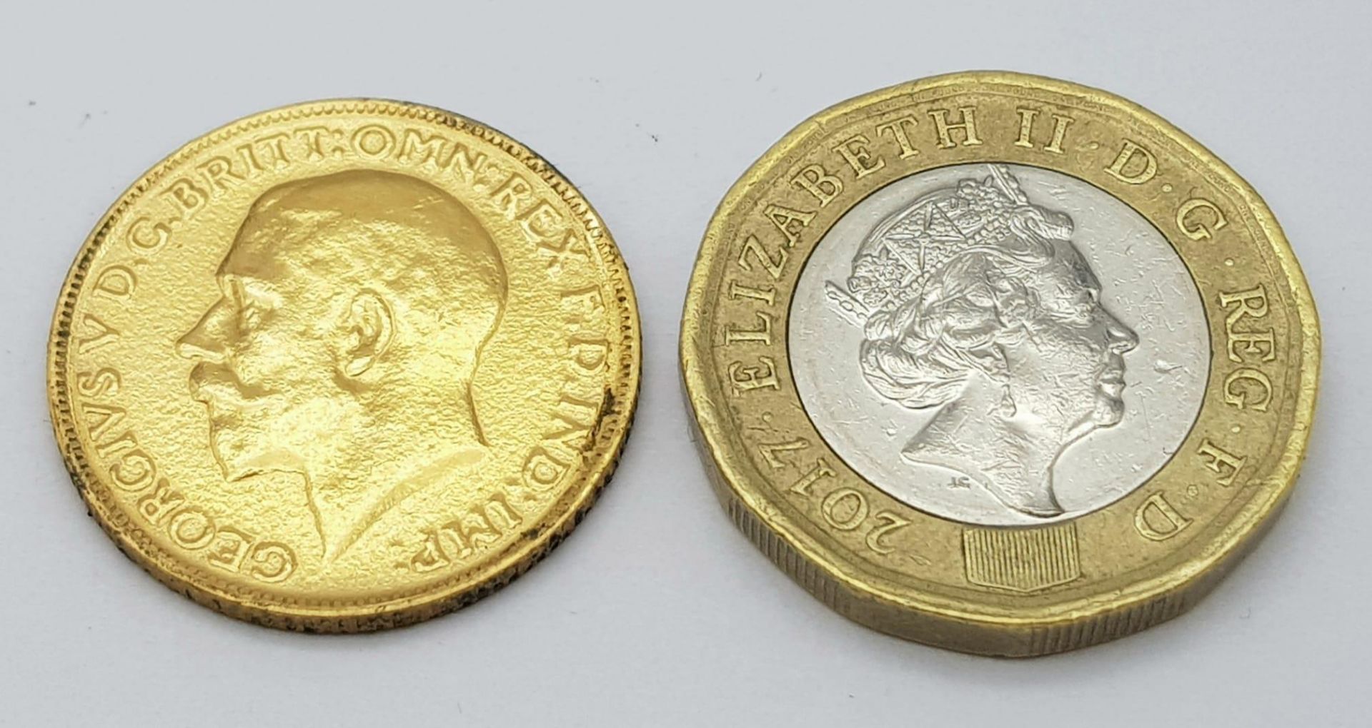 A 22K GOLD SOVEREIGN DATED 1913 . - Image 4 of 4