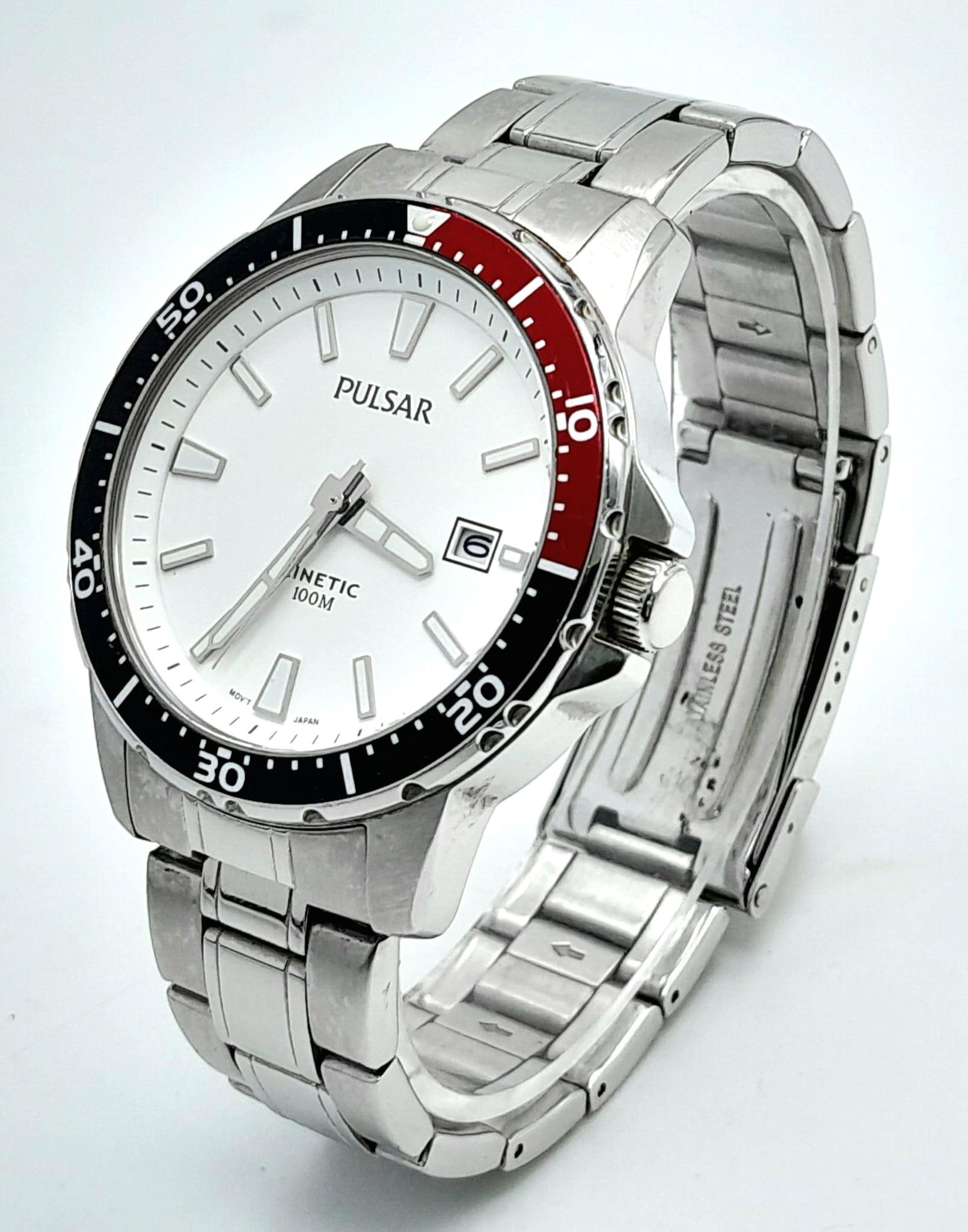 A Men’s Pulsar Kinetic Automatic Date Watch. 44mm Including Crown. Working Order