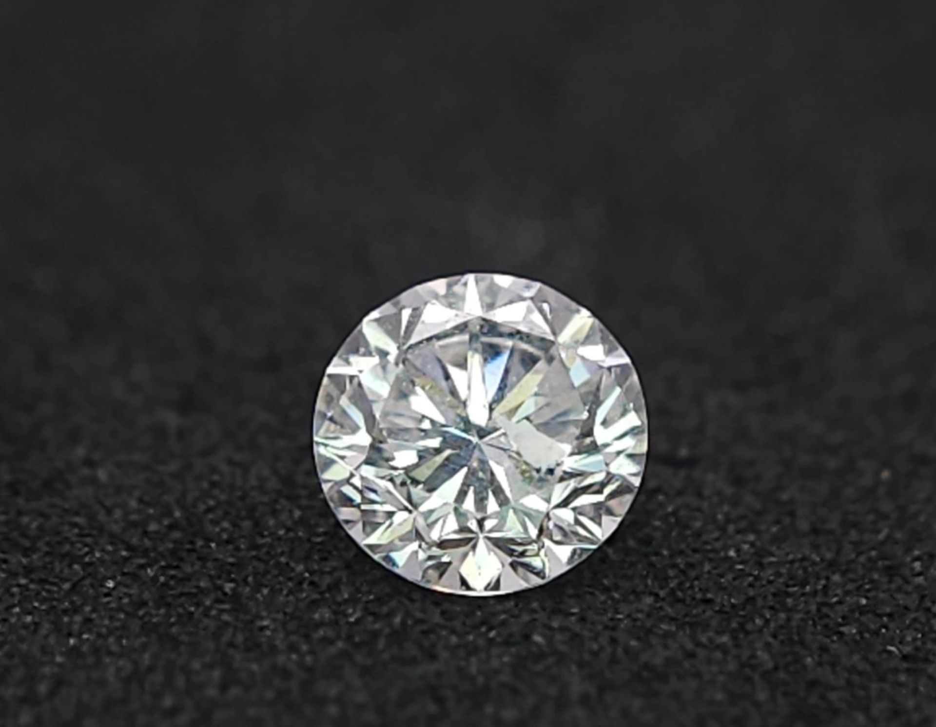 A ROUND BRILLIANT CUT DIAMOND .43ct VS2 COLOUR F , WITH CERTIFICATE . - Image 3 of 12