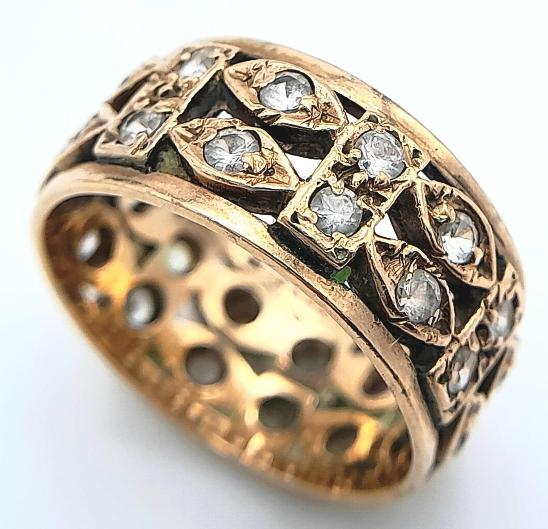 A Vintage 9K Diamond Band Ring. Two rows of old cut diamonds in oval and rectangular gold links. - Bild 5 aus 7