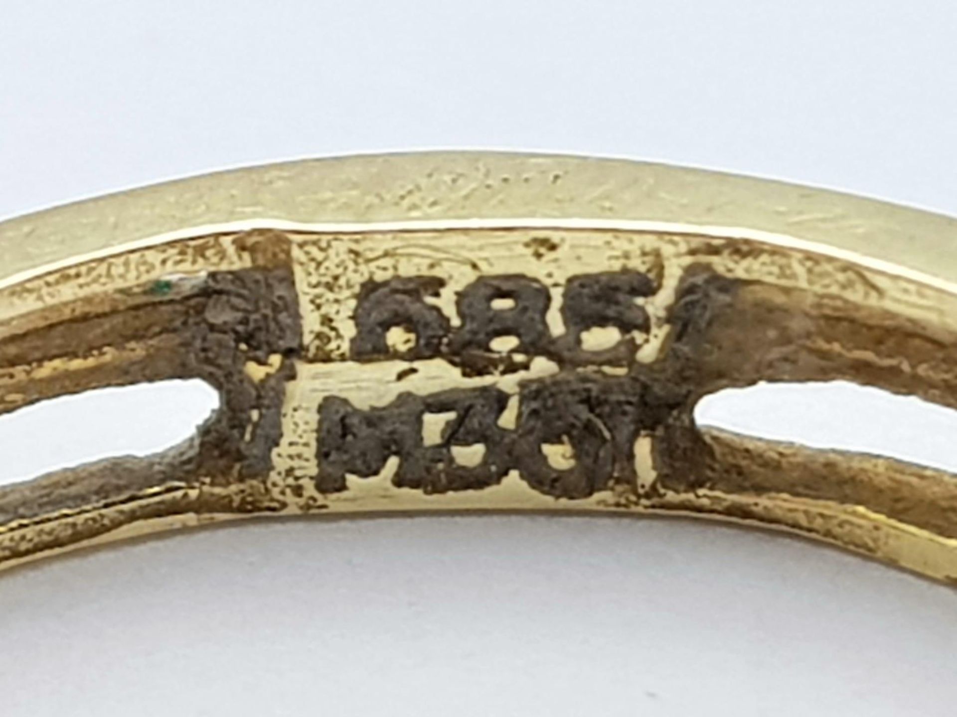 A nice 9 K yellow gold band ring with the Greek key design all around it. Size: K, weight: 1 g. - Bild 4 aus 4