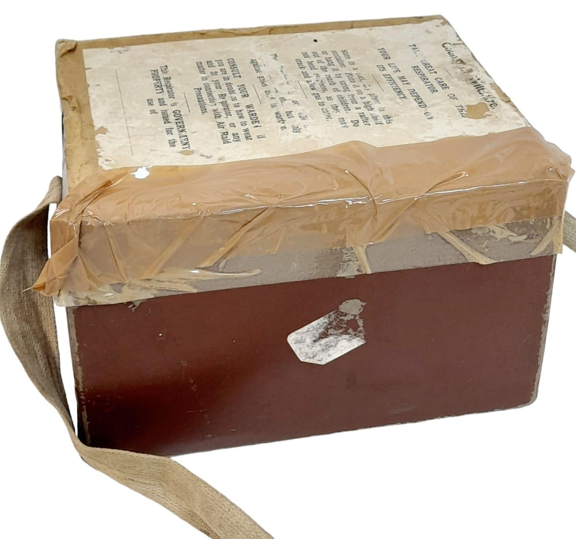 A WW2 ‘Wiltshire Council’ Issued Civil Defence Gas Mask/Respirator in its Carry box with - Bild 4 aus 4