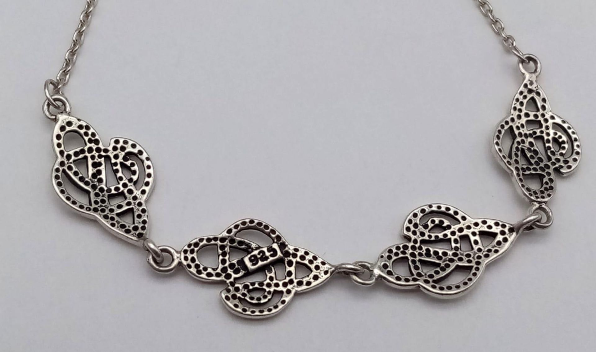 A Vintage Sterling Silver Celtic Knot Design Necklace. 45cm Length. Weight 5.07 Grams. - Bild 9 aus 11