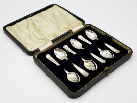 A collection of 6 vintage sterling silver teaspoons. Full Sheffield hallmarks, 1942. Total weight