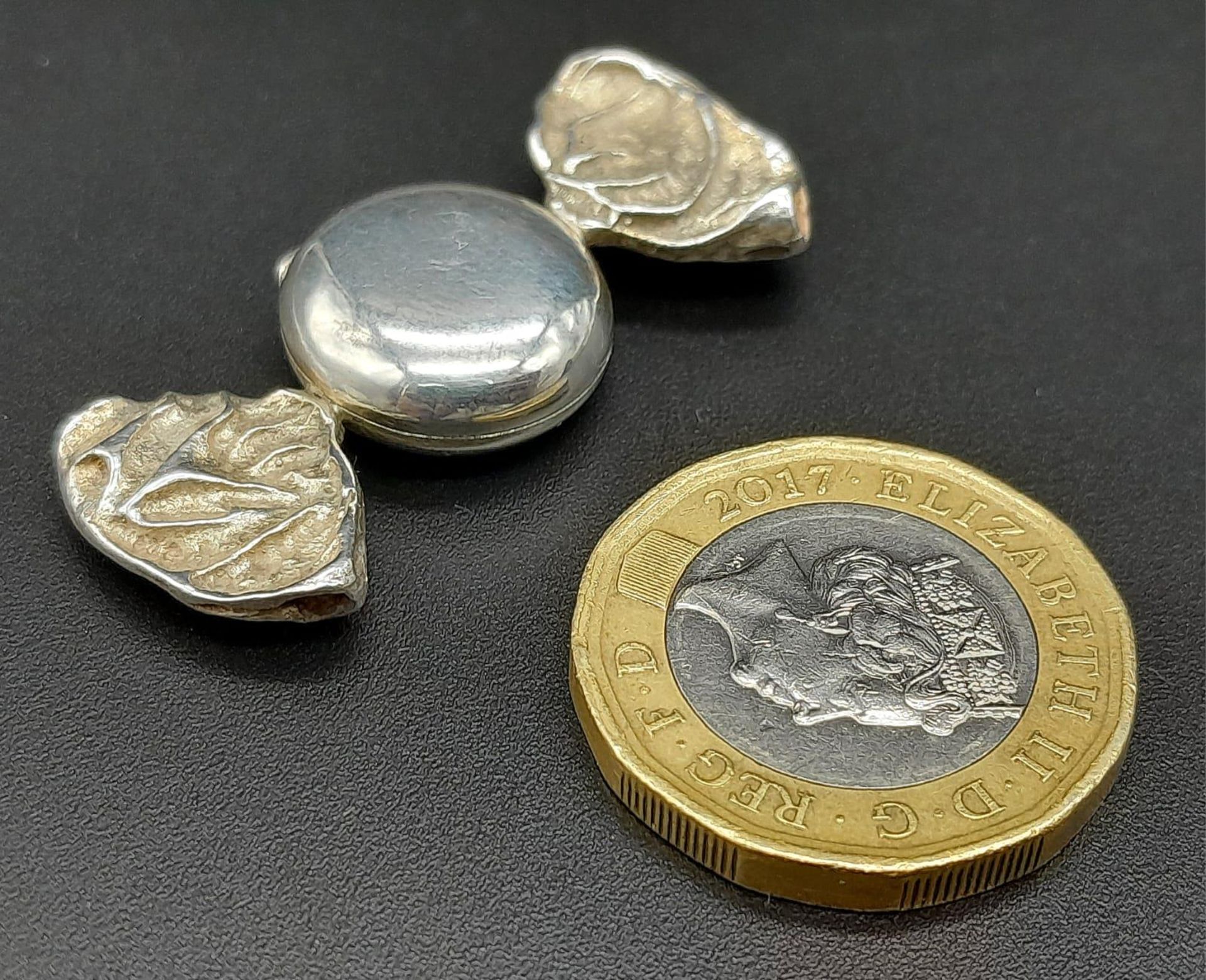 A Sterling Silver Small BonBon Shaped Pill Box. 4cm - Image 9 of 9