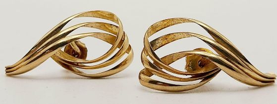 A Pair of 9K Yellow Gold Swirl Earrings. 2.55g total weight.