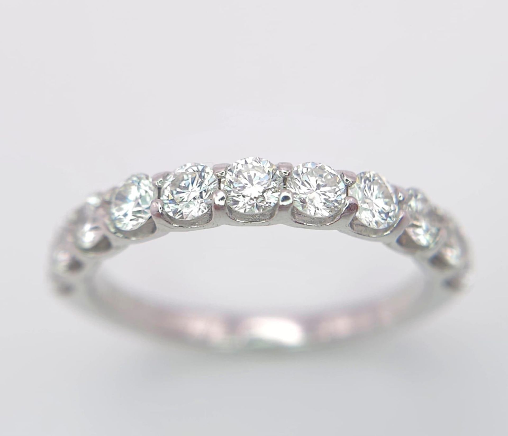 An 18 K white gold half eternity ring with good quality brilliant cut diamonds. Size: O, weight: 2.9 - Image 2 of 10