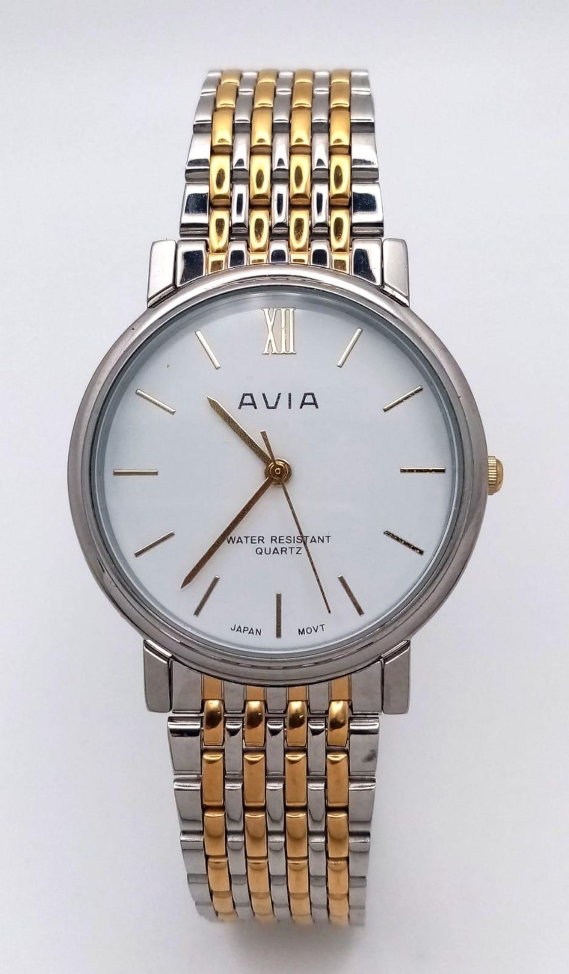 An Unworn Men’s Avia Model 1168 Quartz Bi-Metal Two Tone Watch. Full Working Order. Comes with Box