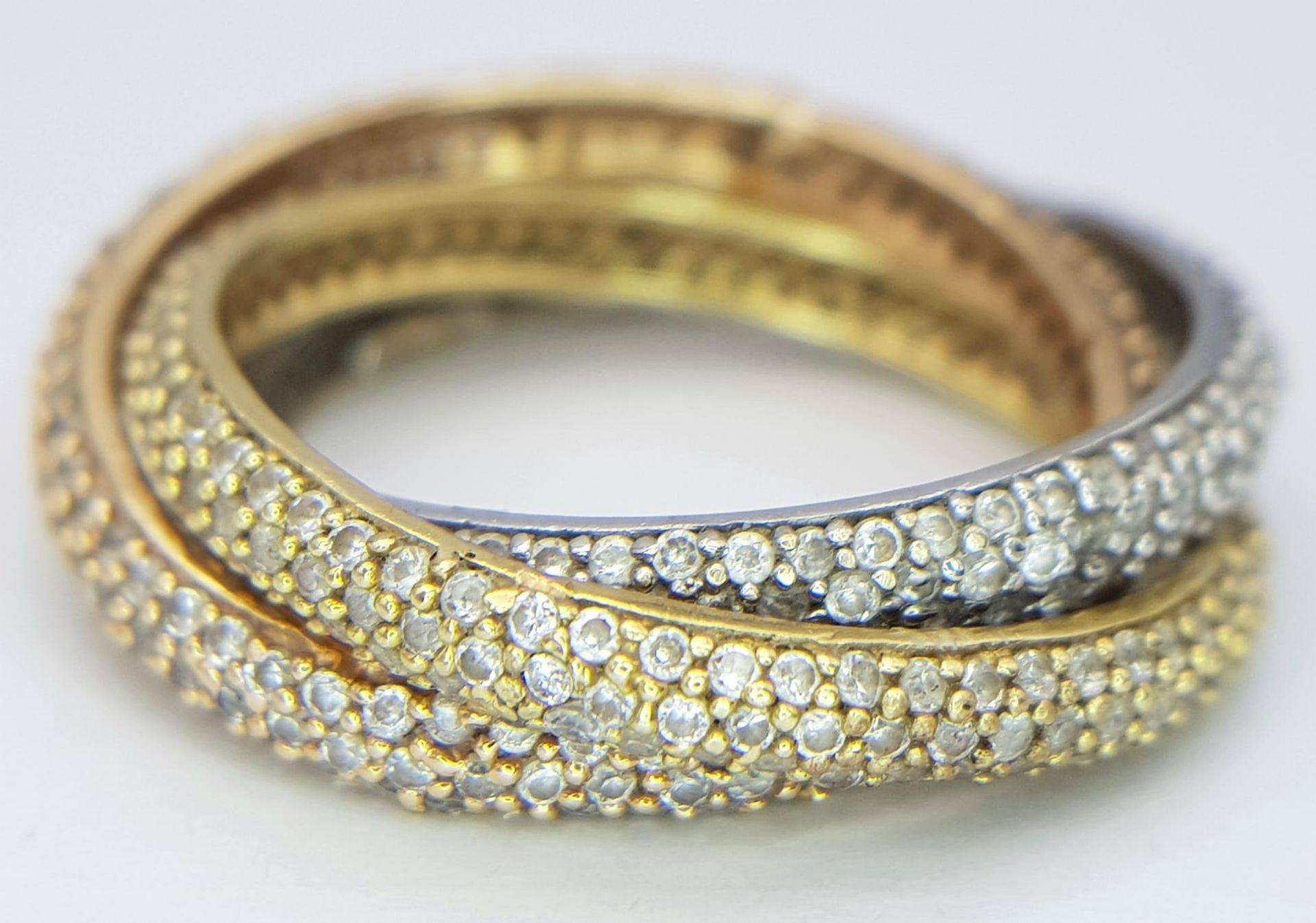 AN 18K 3 COLOUR GOLD TRIPLE DIAMOND SET BAND RING. 2.70CT. 7.8G. SIZE Q. - Image 3 of 5