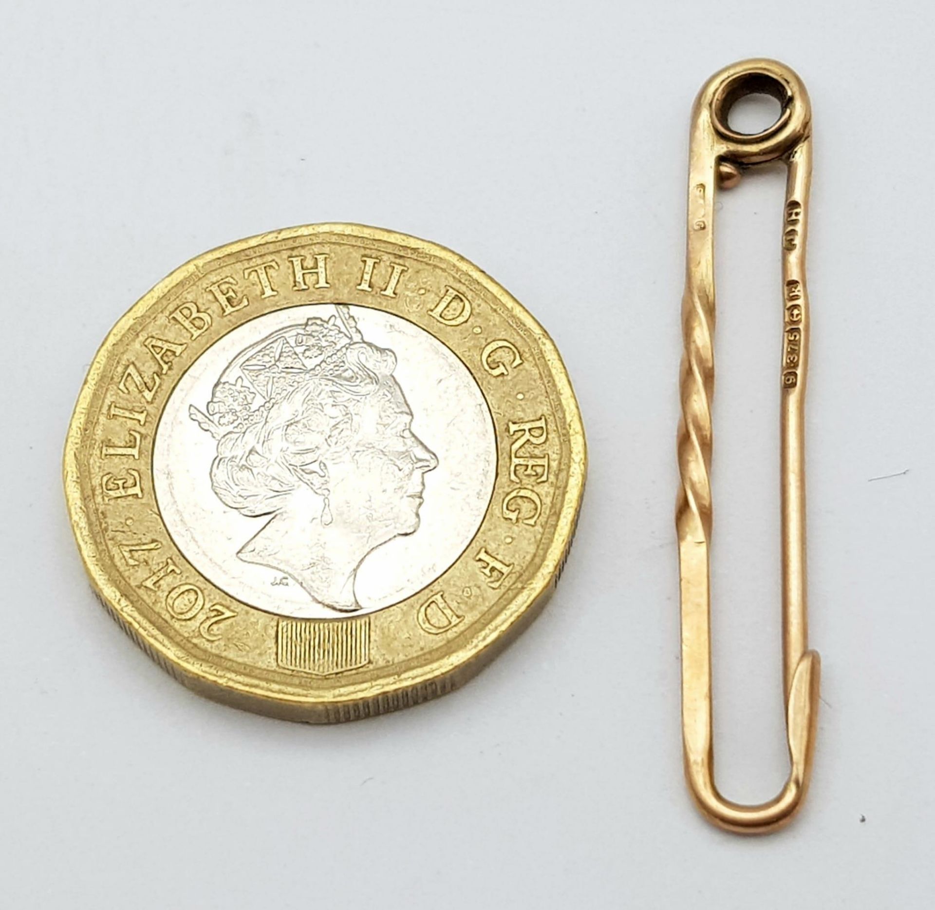 A vintage, 9 K rose gold safety pin brooch, length: 37 mm, weight: 1.4 g. - Bild 4 aus 4