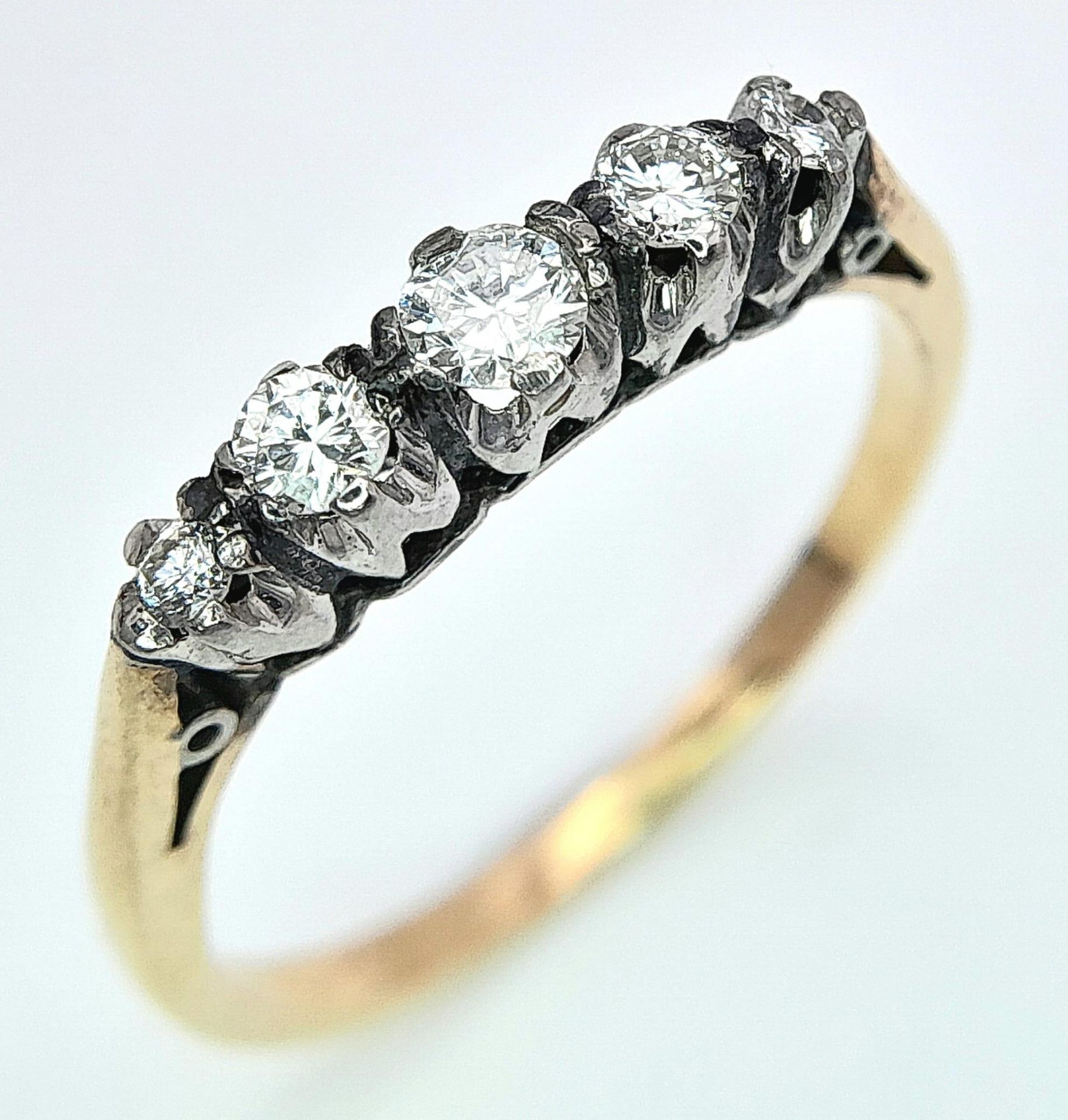 AN 18K YELLOW GOLD & PLATINUM VINTAGE OLD CUT DIAMOND 5 STONE RING. 0.20CTW. 1.5G. SIZE J