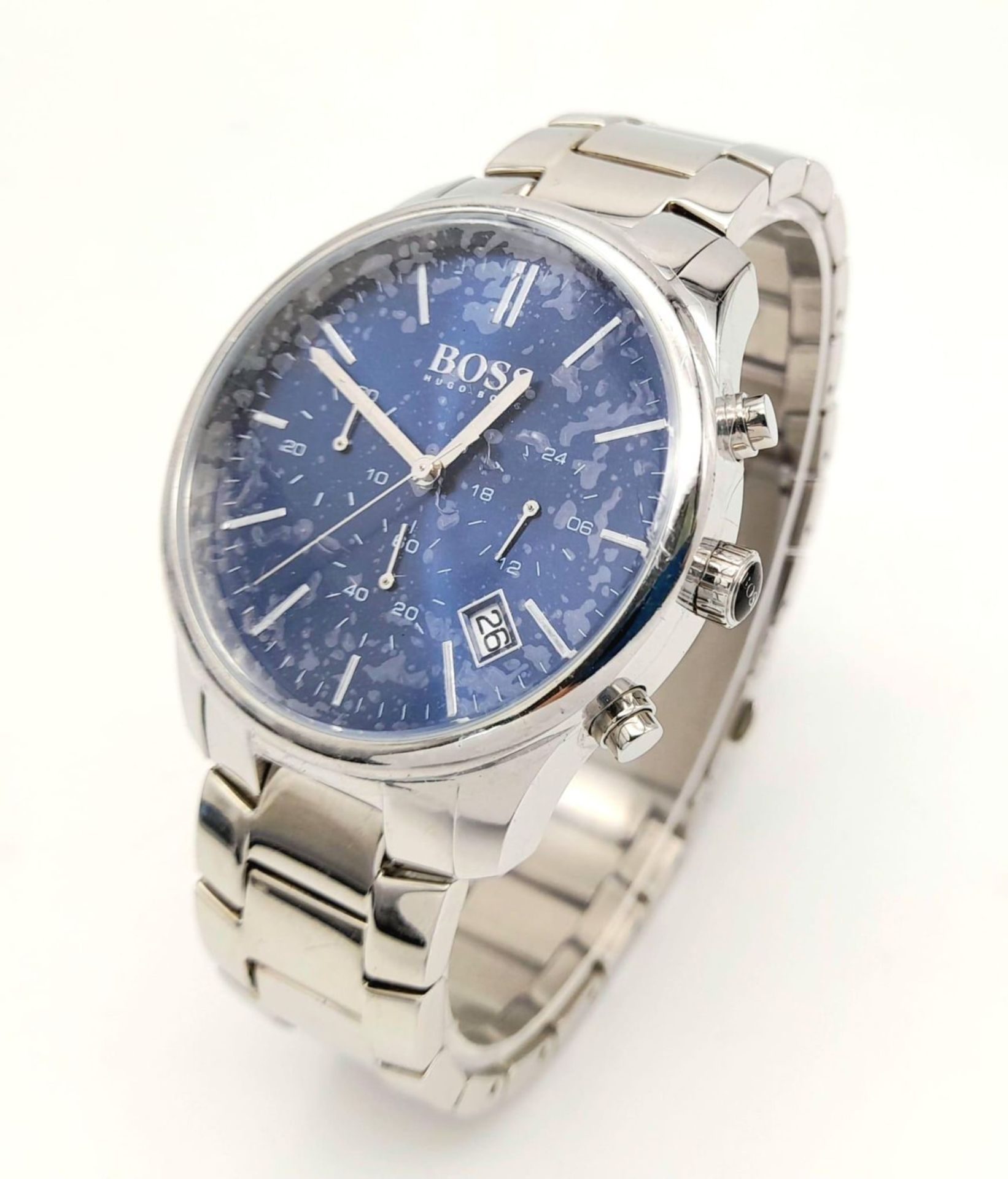 A HUGO BOSS CHRONOGRAPH WITH 3 SUBDIALS , QUARTZ MOVEMENT , STUNNING BLUE DIAL . 42mm - Image 3 of 14