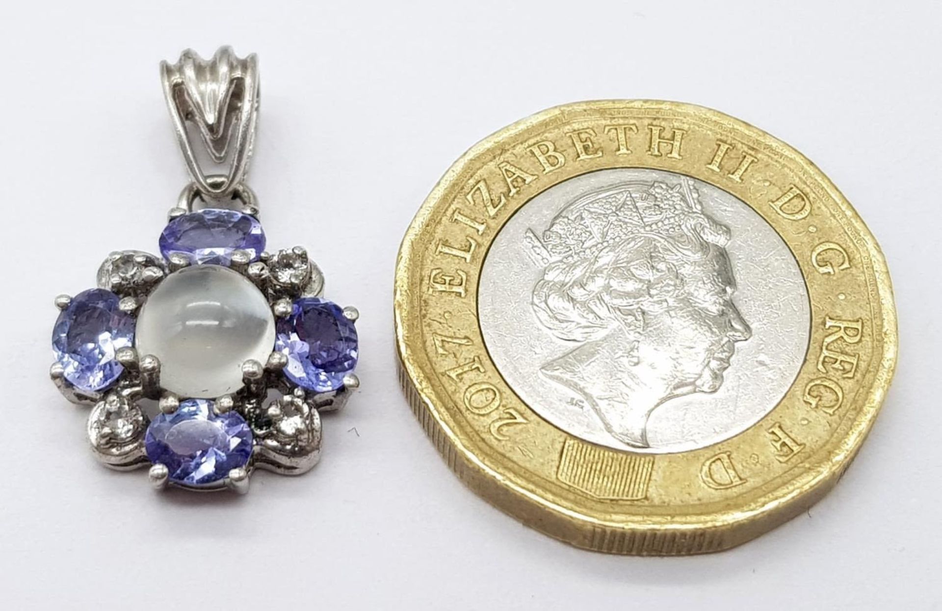 A Moonstone and Tanzanite Cluster Silver Pendant. 22mm. - Image 4 of 4