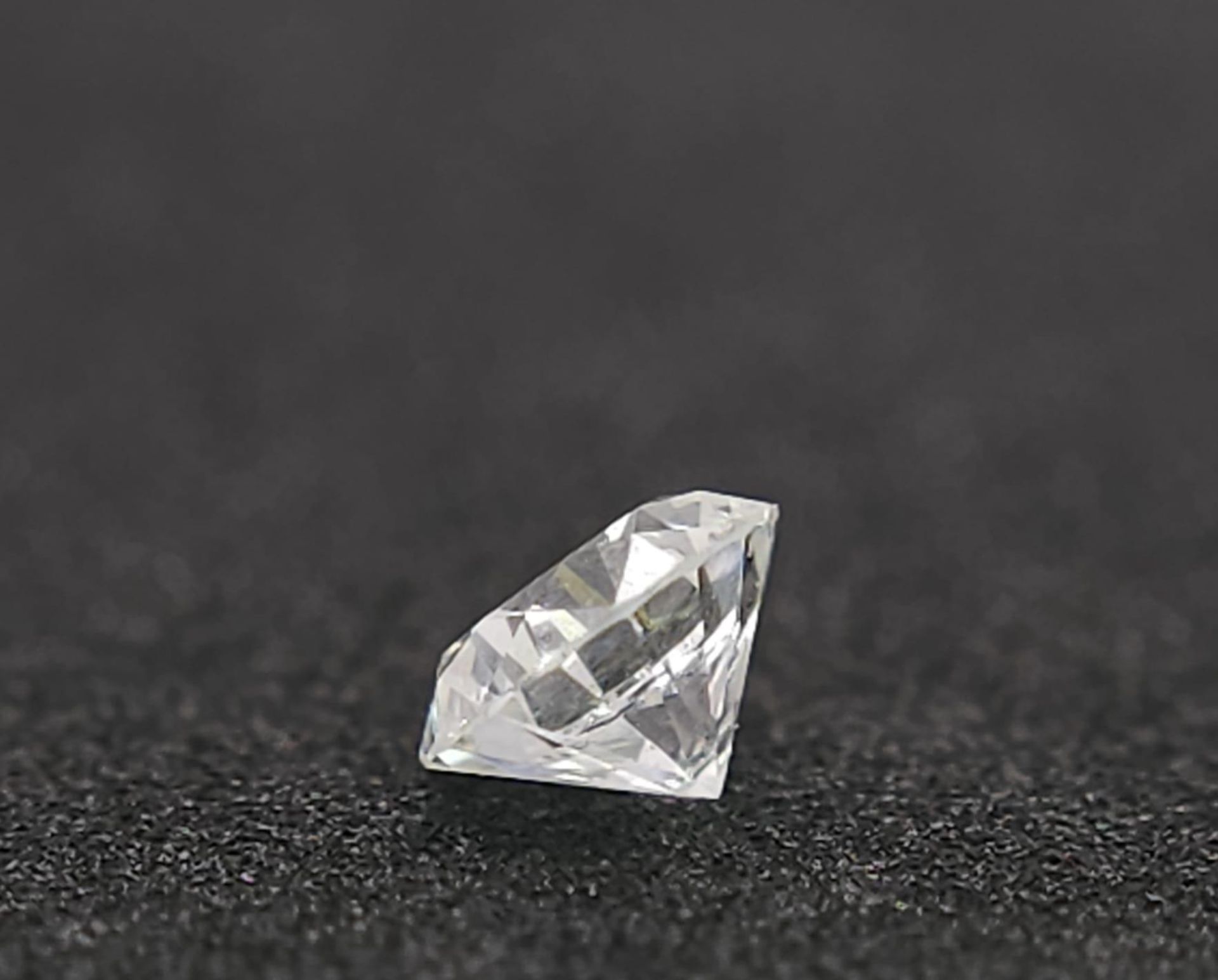 A ROUND BRILLIANT CUT DIAMOND .43ct VS2 COLOUR F , WITH CERTIFICATE . - Image 2 of 12