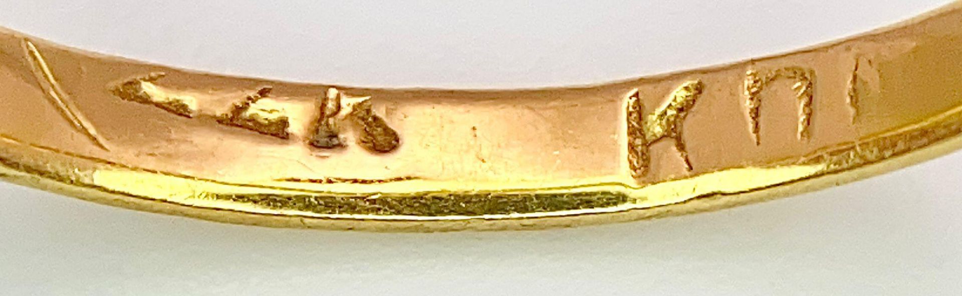 A 22K Yellow Gold Band Ring. 2mm width. Size M. 1.65g weight. - Bild 9 aus 9