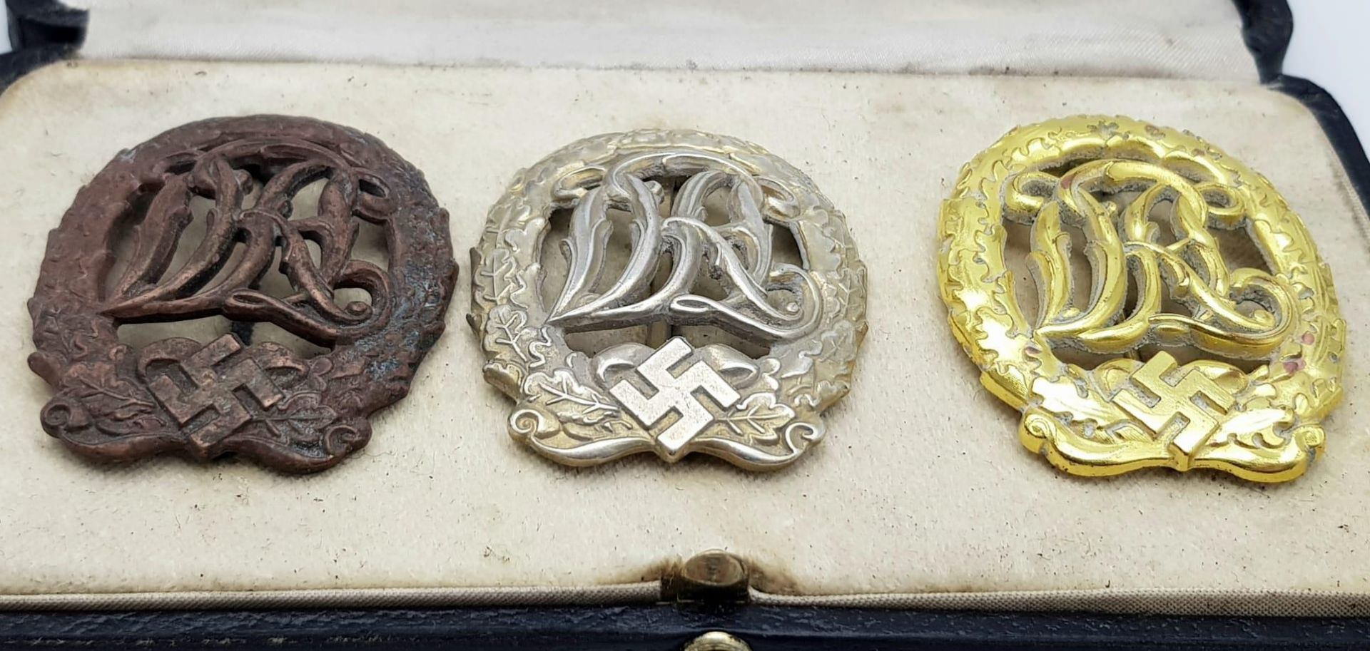 3rd Reich Cased Set of three DRL Sports Badges. Bronze, Silver & Gold. - Bild 3 aus 8