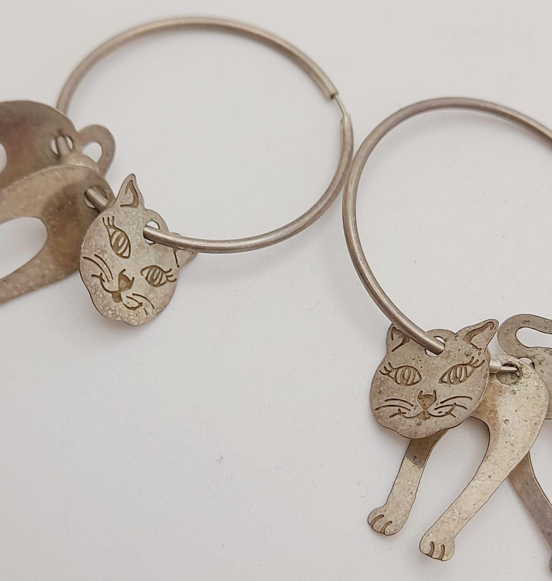 A stylish pair of 925 silver cat earrings. Total weight 3.3G. Please see photos for details. - Bild 3 aus 7
