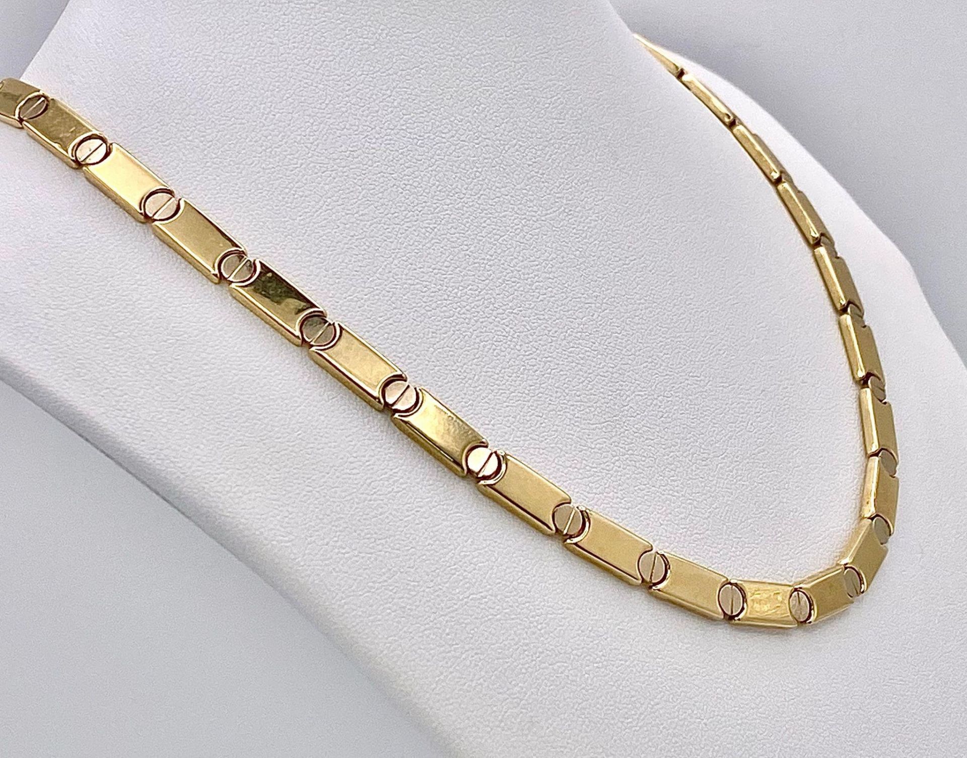 A 14k Yellow Gold Articulated Bar-Link Necklace. Stylish links with screw-esque spacers. 42cm - Image 4 of 12